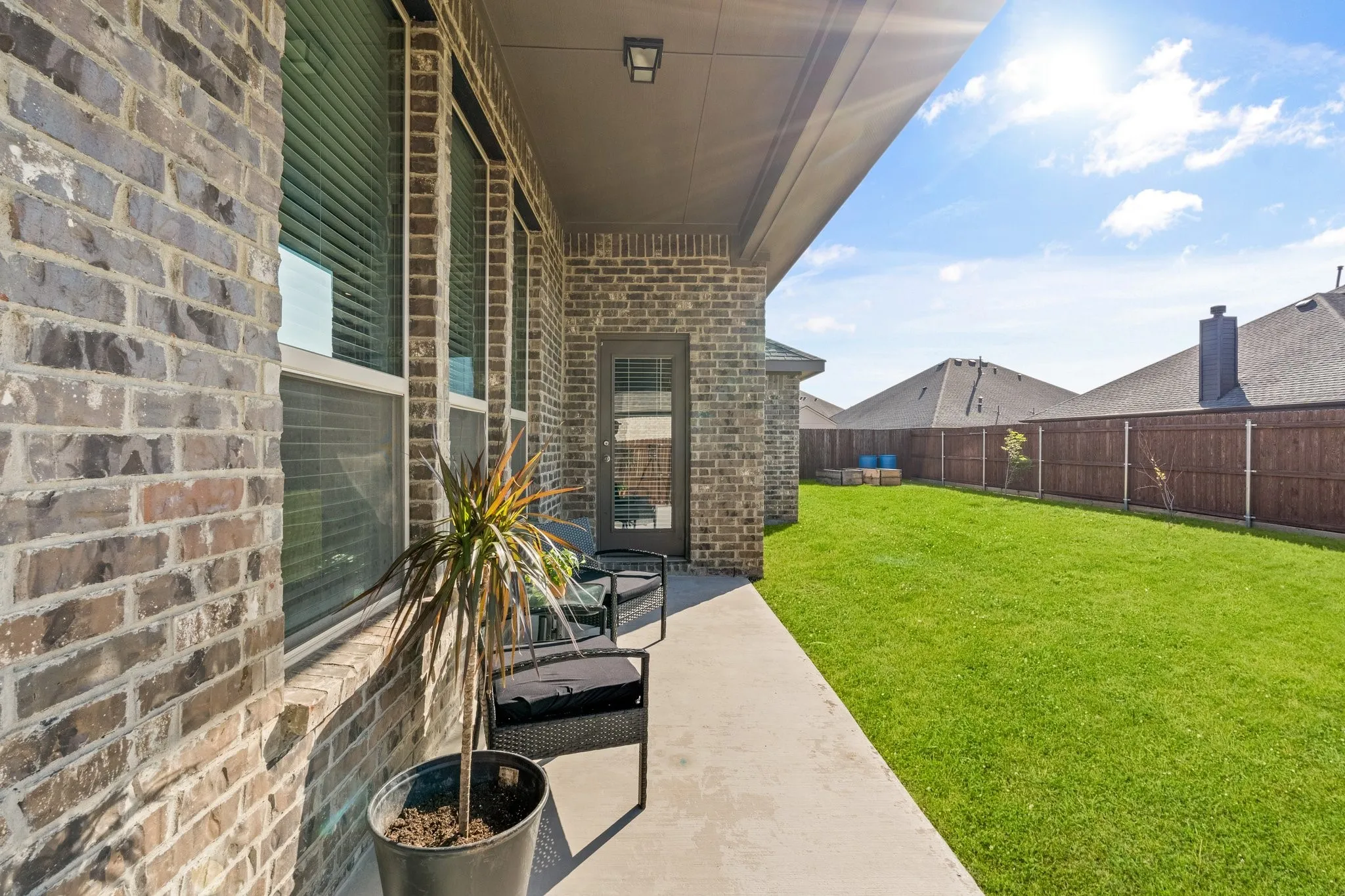 Single Family Residence For Sale in Kaufman County , 372 Chapel Hill Drive, Forney, Texas 75126, 4 Bedrooms, 3 Bathrooms, 2 Garage spaces, 2,660 Sqft, built in 2022, Preowned, Price $460,000, mls#21202789, Real Estate Agent in Forney, Homes For Sale in Kaufman county, Homes For Sale in Forney, Realtor in Forney Texas, Real Estate Brokerage Independent Realty Texas, Luminita Cordes Realtor