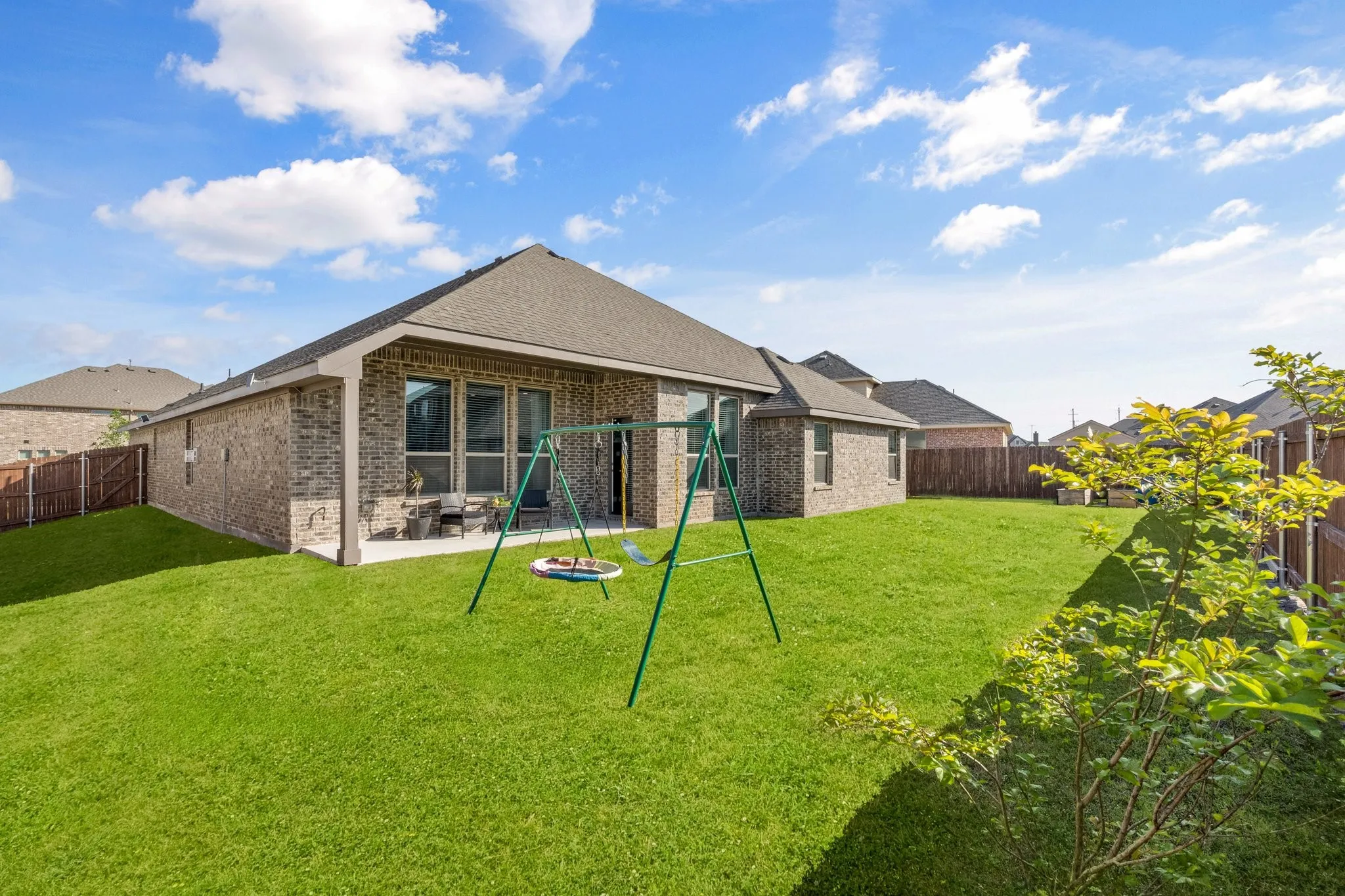 Single Family Residence For Sale in Kaufman County , 372 Chapel Hill Drive, Forney, Texas 75126, 4 Bedrooms, 3 Bathrooms, 2 Garage spaces, 2,660 Sqft, built in 2022, Preowned, Price $460,000, mls#21202789, Real Estate Agent in Forney, Homes For Sale in Kaufman county, Homes For Sale in Forney, Realtor in Forney Texas, Real Estate Brokerage Independent Realty Texas, Luminita Cordes Realtor