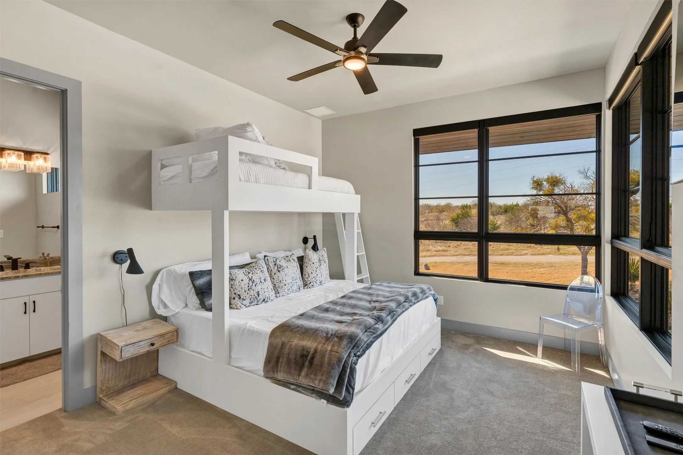 Single Family Residence For Sale in Palo Pinto County , 1009 Cardinal Cove, Graford, Texas 76449, 4 Bedroom, 5 Bathroom, 3 Garage spaces, 4,025 Sqft, built in 2022, Preowned, mls#21203086, Real Estate Agent in Graford, Homes For Sale in Palo Pinto county, Homes For Sale in Graford, Realtor in Graford Texas, Real Estate Brokerage Independent Realty Texas, Luminita Cordes Realtor