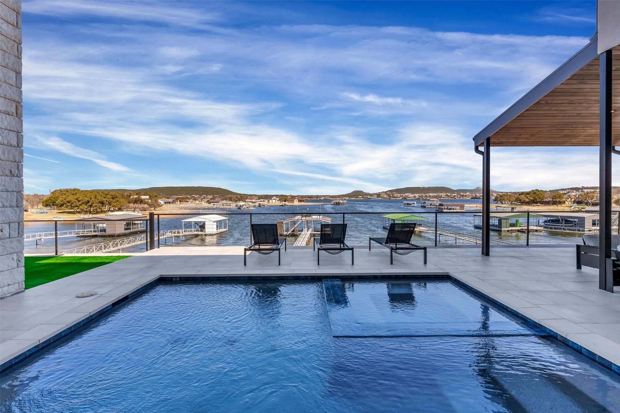 Single Family Residence For Sale in Palo Pinto County , 1009 Cardinal Cove, Graford, Texas 76449, 4 Bedroom, 5 Bathroom, 3 Garage spaces, 4,025 Sqft, built in 2022, Preowned, mls#21203086, Real Estate Agent in Graford, Homes For Sale in Palo Pinto county, Homes For Sale in Graford, Realtor in Graford Texas, Real Estate Brokerage Independent Realty Texas, Luminita Cordes Realtor