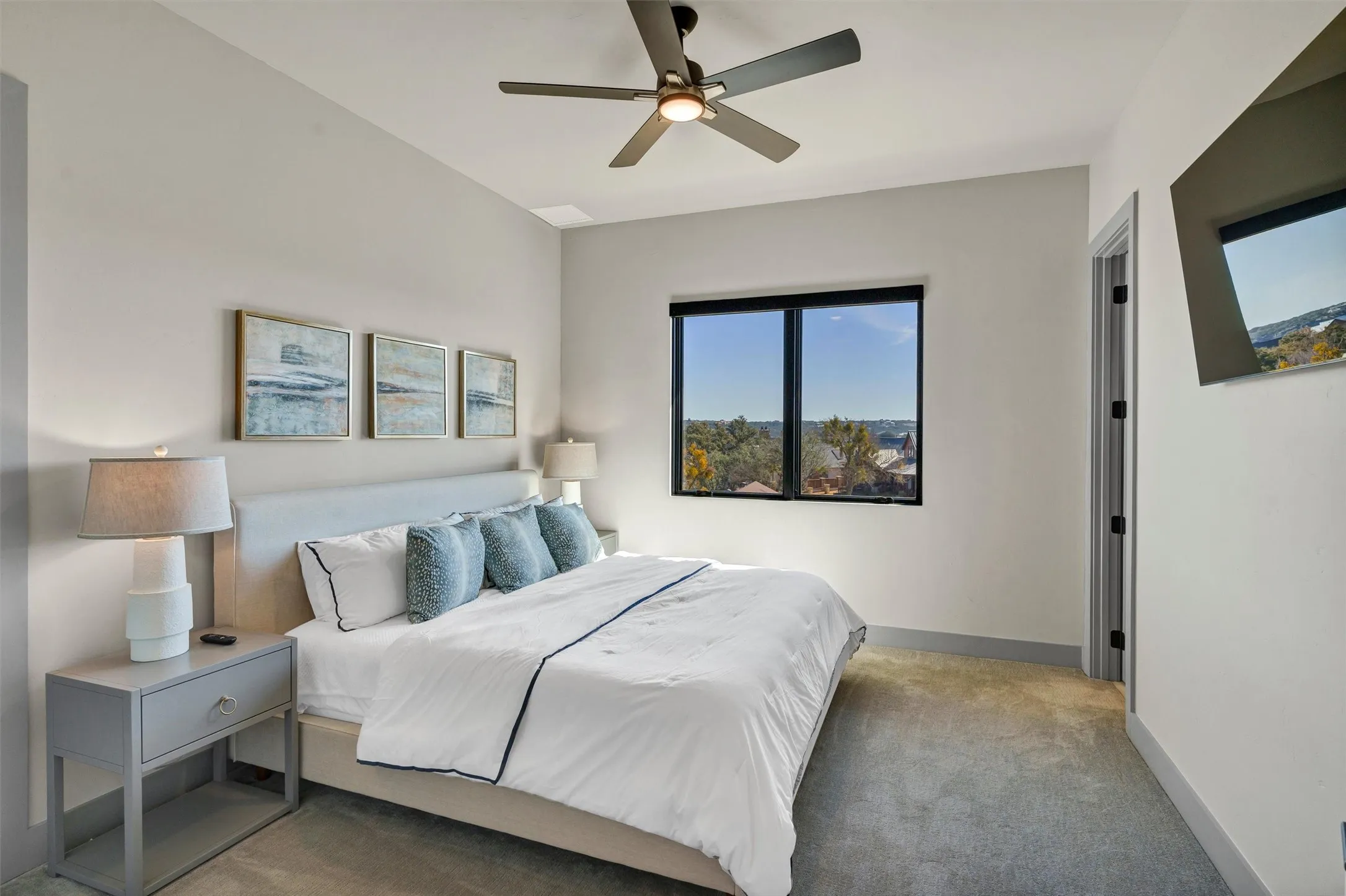 Single Family Residence For Sale in Palo Pinto County , 1009 Cardinal Cove, Graford, Texas 76449, 4 Bedroom, 5 Bathroom, 3 Garage spaces, 4,025 Sqft, built in 2022, Preowned, mls#21203086, Real Estate Agent in Graford, Homes For Sale in Palo Pinto county, Homes For Sale in Graford, Realtor in Graford Texas, Real Estate Brokerage Independent Realty Texas, Luminita Cordes Realtor
