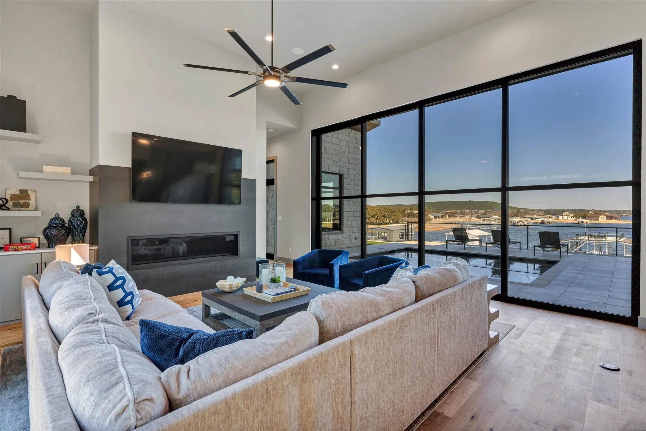 Single Family Residence For Sale in Palo Pinto County , 1009 Cardinal Cove, Graford, Texas 76449, 4 Bedroom, 5 Bathroom, 3 Garage spaces, 4,025 Sqft, built in 2022, Preowned, mls#21203086, Real Estate Agent in Graford, Homes For Sale in Palo Pinto county, Homes For Sale in Graford, Realtor in Graford Texas, Real Estate Brokerage Independent Realty Texas, Luminita Cordes Realtor