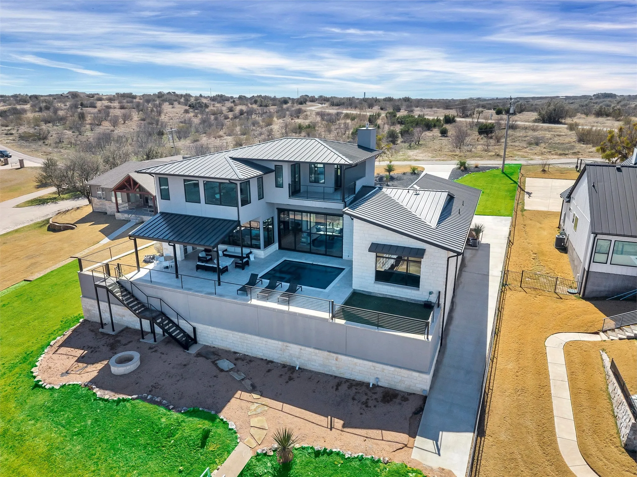 Single Family Residence For Sale in Palo Pinto County , 1009 Cardinal Cove, Graford, Texas 76449, 4 Bedroom, 5 Bathroom, 3 Garage spaces, 4,025 Sqft, built in 2022, Preowned, mls#21203086, Real Estate Agent in Graford, Homes For Sale in Palo Pinto county, Homes For Sale in Graford, Realtor in Graford Texas, Real Estate Brokerage Independent Realty Texas, Luminita Cordes Realtor