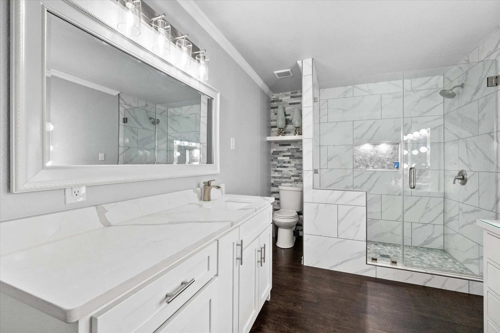 Single Family Residence For Sale in Tarrant County , 3104 Creekwood Lane, Fort Worth, Texas 76123, 3 Bedroom, 2 Bathroom, 2 Garage spaces, 1,437 Sqft, built in 1985, mls#21205829, Real Estate Agent in Fort Worth, Homes For Sale in Tarrant county, Homes For Sale in Fort Worth, Realtor in Fort Worth Texas, Real Estate Brokerage Independent Realty Texas, Luminita Cordes Realtor