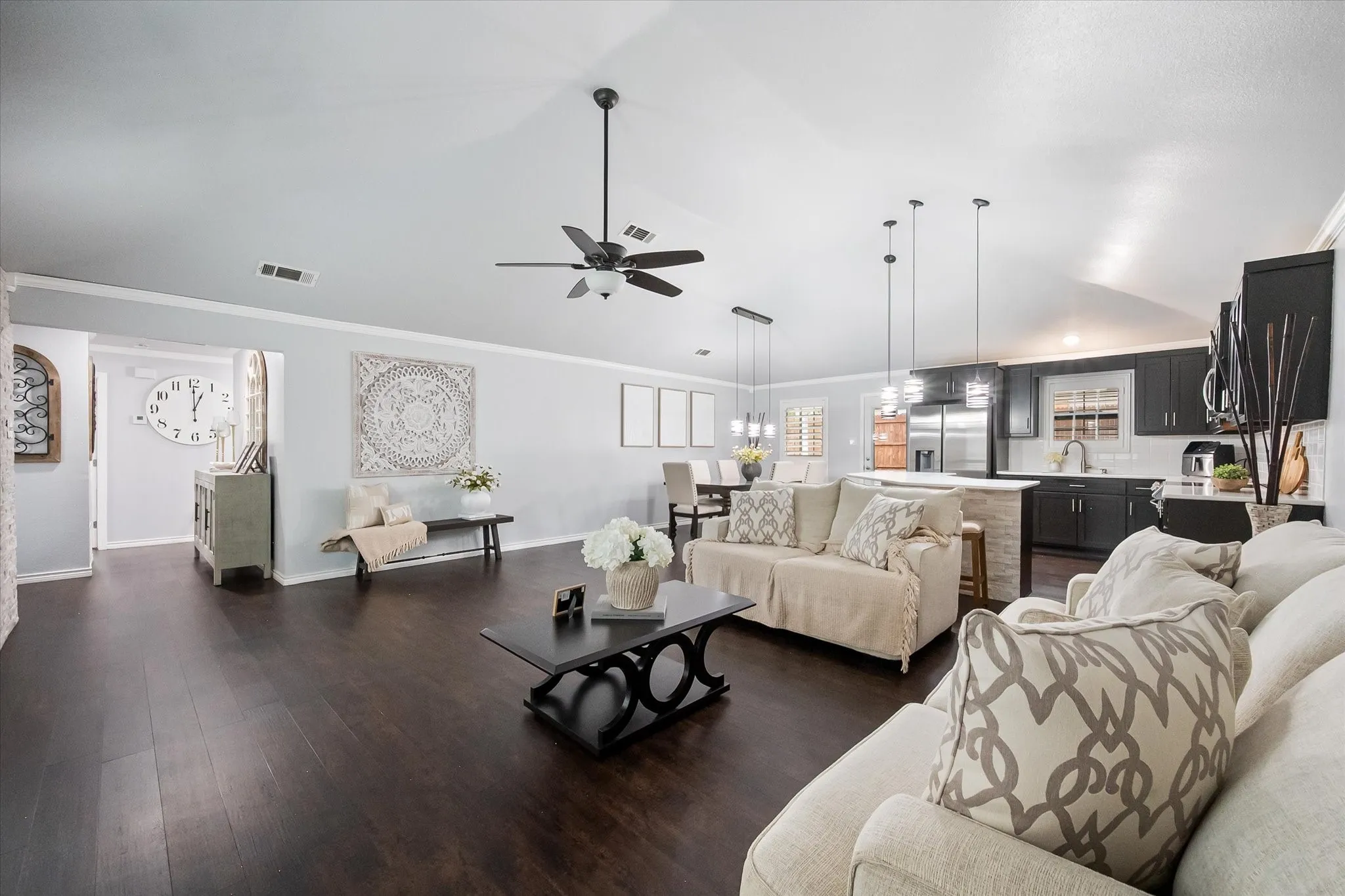 Single Family Residence For Sale in Tarrant County , 3104 Creekwood Lane, Fort Worth, Texas 76123, 3 Bedroom, 2 Bathroom, 2 Garage spaces, 1,437 Sqft, built in 1985, mls#21205829, Real Estate Agent in Fort Worth, Homes For Sale in Tarrant county, Homes For Sale in Fort Worth, Realtor in Fort Worth Texas, Real Estate Brokerage Independent Realty Texas, Luminita Cordes Realtor