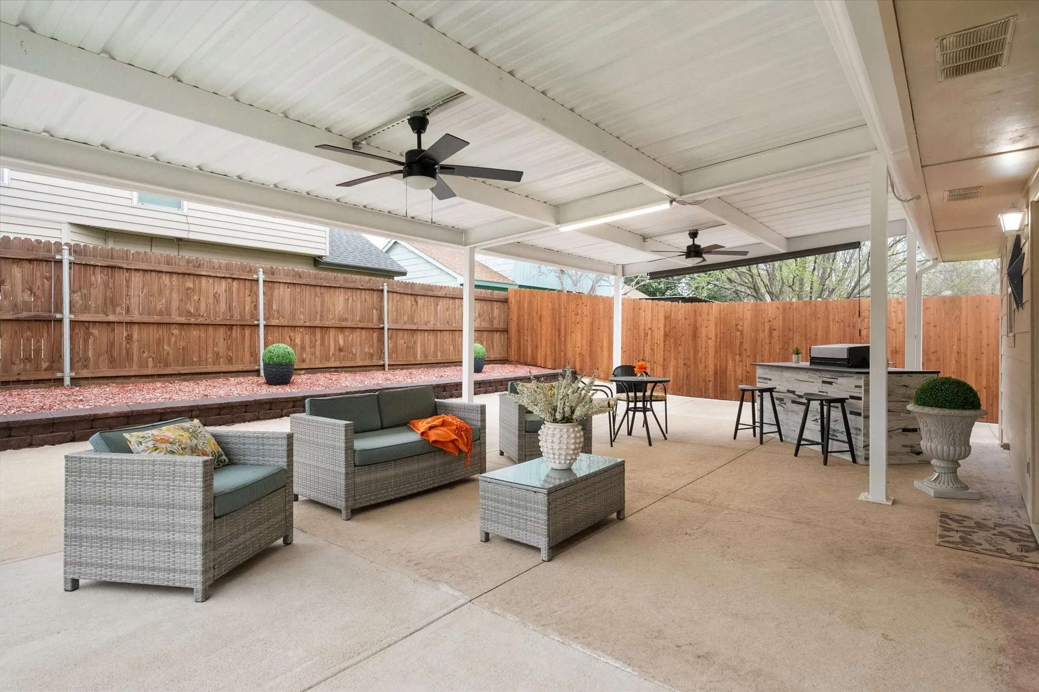 Single Family Residence For Sale in Tarrant County , 3104 Creekwood Lane, Fort Worth, Texas 76123, 3 Bedroom, 2 Bathroom, 2 Garage spaces, 1,437 Sqft, built in 1985, mls#21205829, Real Estate Agent in Fort Worth, Homes For Sale in Tarrant county, Homes For Sale in Fort Worth, Realtor in Fort Worth Texas, Real Estate Brokerage Independent Realty Texas, Luminita Cordes Realtor