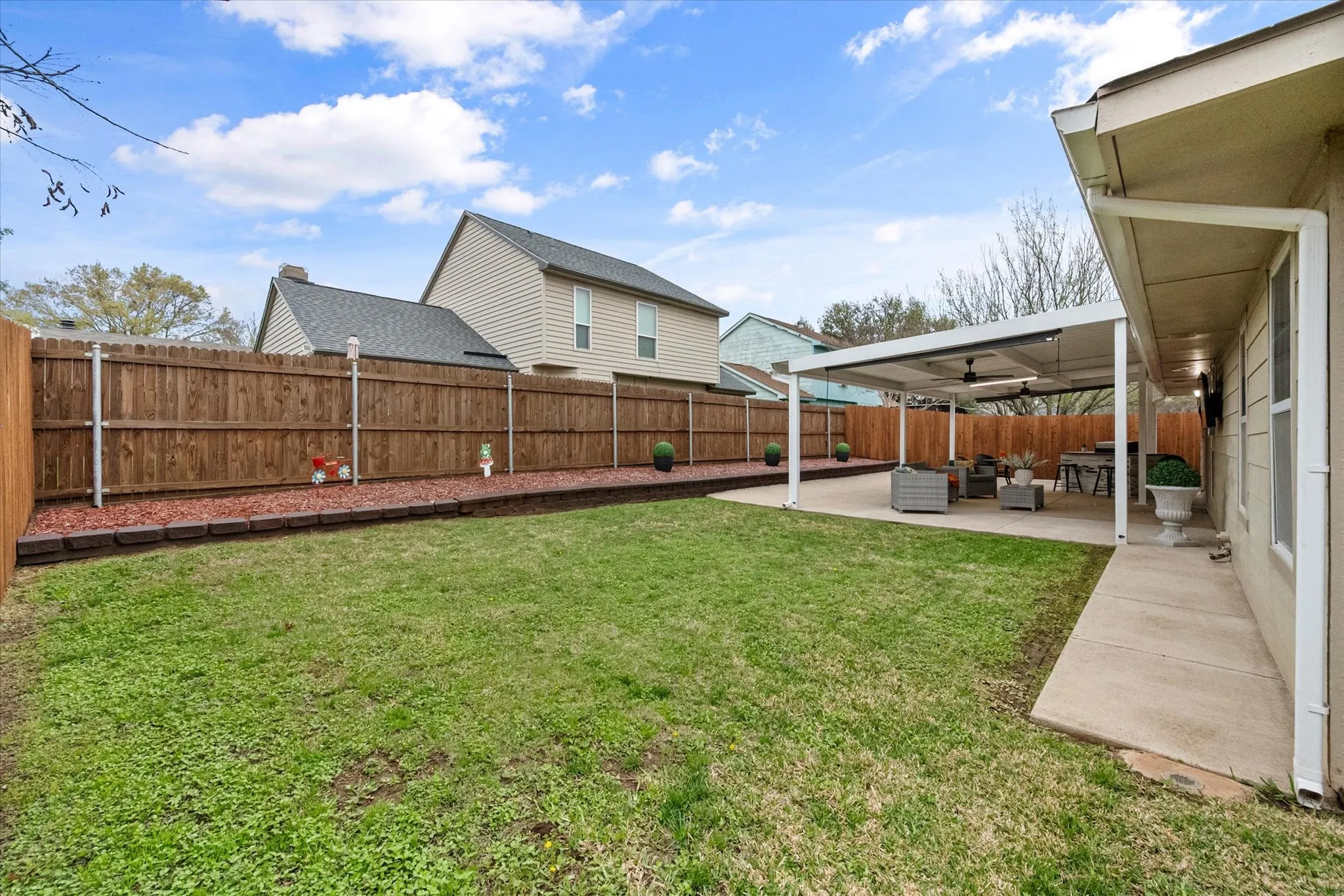 Single Family Residence For Sale in Tarrant County , 3104 Creekwood Lane, Fort Worth, Texas 76123, 3 Bedroom, 2 Bathroom, 2 Garage spaces, 1,437 Sqft, built in 1985, mls#21205829, Real Estate Agent in Fort Worth, Homes For Sale in Tarrant county, Homes For Sale in Fort Worth, Realtor in Fort Worth Texas, Real Estate Brokerage Independent Realty Texas, Luminita Cordes Realtor