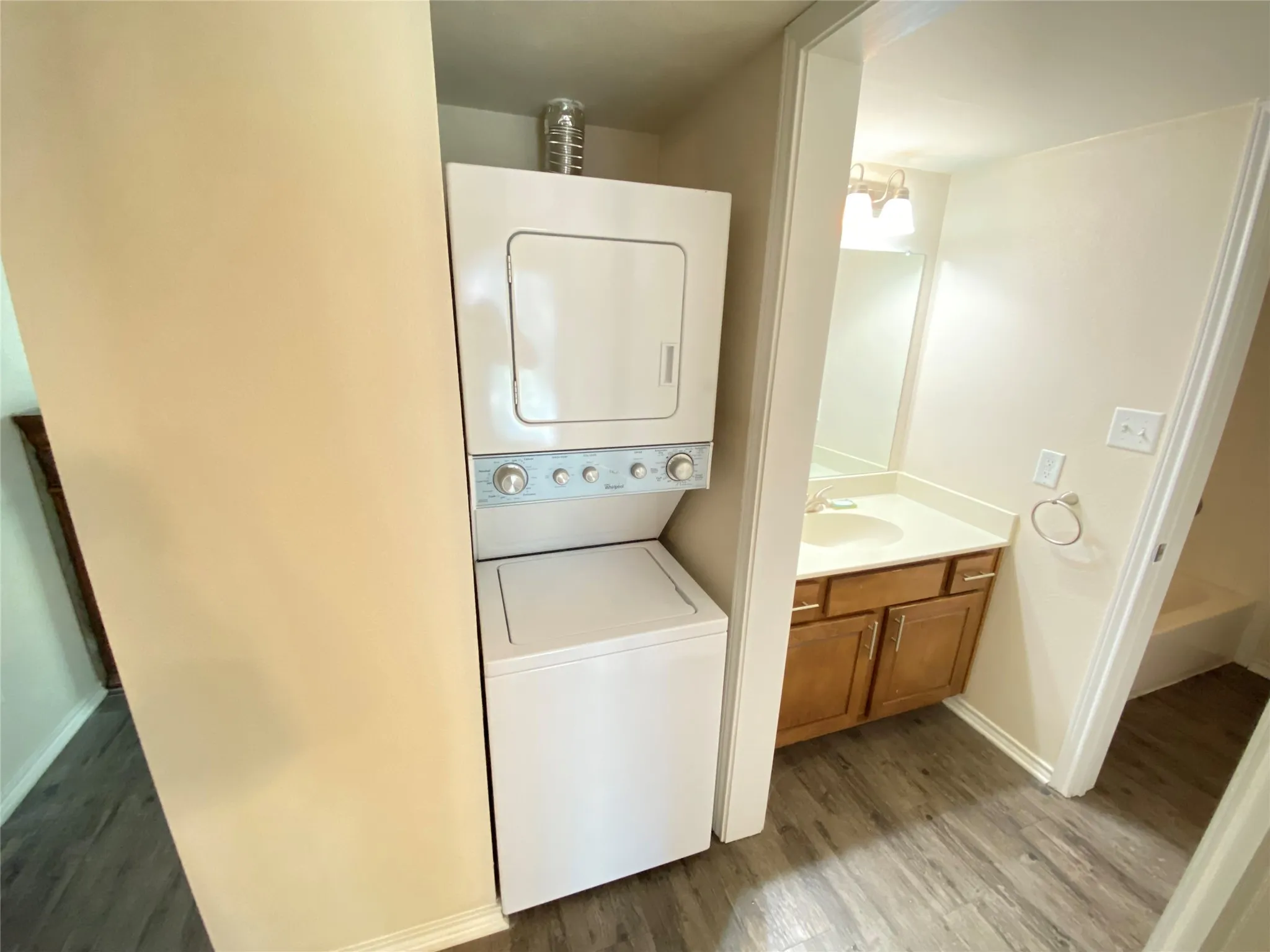Condominium For Sale in Dallas County , 9831 Walnut Street P208, Dallas, Texas 75243, 2 Bedrooms, 1 Bathroom, Garage spaces, 931 Sqft, built in 1983, Price $75,000, mls#21205849, Real Estate Agent in Dallas, Homes For Sale in Dallas county, Homes For Sale in Dallas, Realtor in Dallas Texas, Real Estate Brokerage Independent Realty Texas, Luminita Cordes Realtor