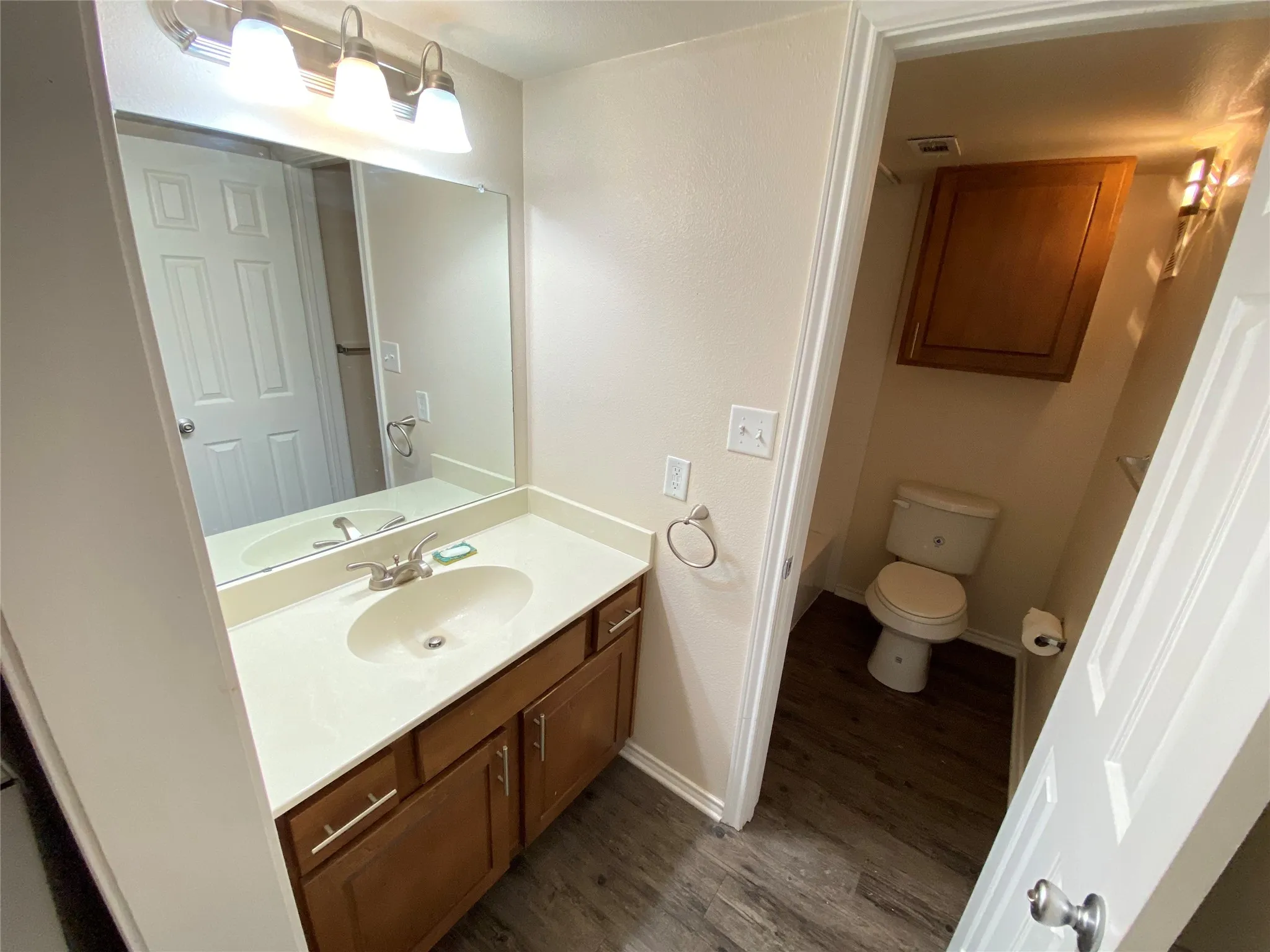 Condominium For Sale in Dallas County , 9831 Walnut Street P208, Dallas, Texas 75243, 2 Bedrooms, 1 Bathroom, Garage spaces, 931 Sqft, built in 1983, Price $75,000, mls#21205849, Real Estate Agent in Dallas, Homes For Sale in Dallas county, Homes For Sale in Dallas, Realtor in Dallas Texas, Real Estate Brokerage Independent Realty Texas, Luminita Cordes Realtor