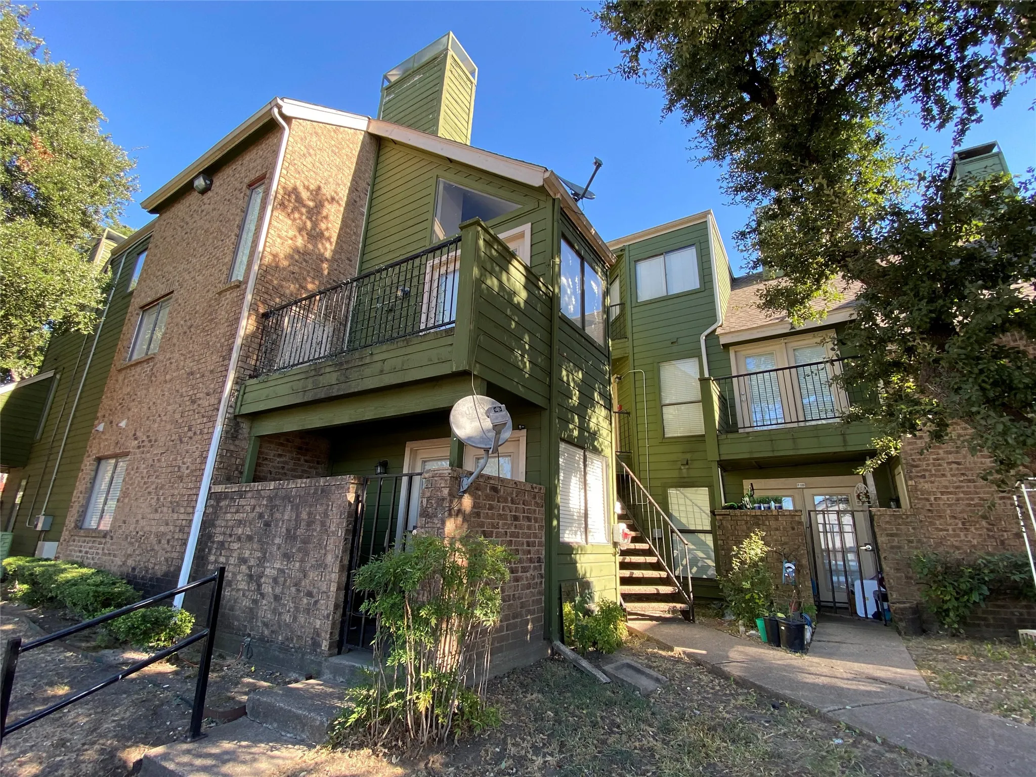 Condominium For Sale in Dallas County , 9831 Walnut Street P208, Dallas, Texas 75243, 2 Bedrooms, 1 Bathroom, Garage spaces, 931 Sqft, built in 1983, Price $75,000, mls#21205849, Real Estate Agent in Dallas, Homes For Sale in Dallas county, Homes For Sale in Dallas, Realtor in Dallas Texas, Real Estate Brokerage Independent Realty Texas, Luminita Cordes Realtor