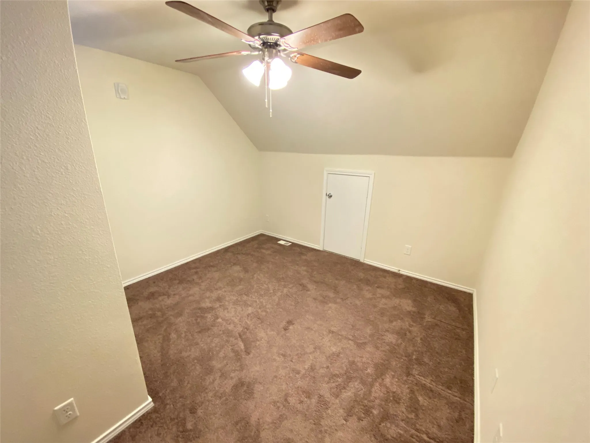 Condominium For Sale in Dallas County , 9831 Walnut Street P208, Dallas, Texas 75243, 2 Bedrooms, 1 Bathroom, Garage spaces, 931 Sqft, built in 1983, Price $75,000, mls#21205849, Real Estate Agent in Dallas, Homes For Sale in Dallas county, Homes For Sale in Dallas, Realtor in Dallas Texas, Real Estate Brokerage Independent Realty Texas, Luminita Cordes Realtor