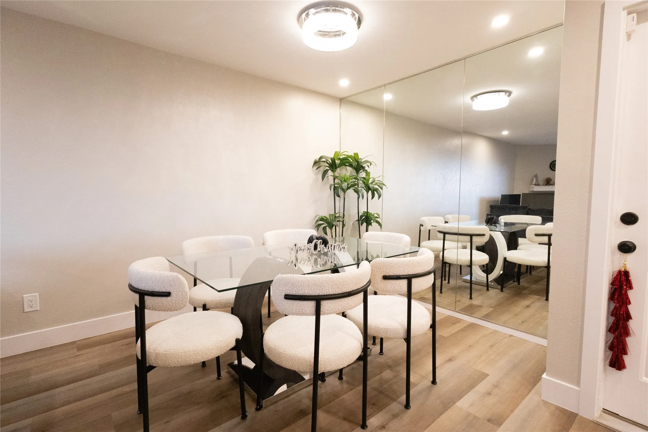 Condominium For Sale in Dallas County , 11460 Audelia Road 276, Dallas, Texas 75243, 2 Bedroom, 2 Bathroom, Garage spaces, 985 Sqft, built in 1980, mls#21205883, Real Estate Agent in Dallas, Homes For Sale in Dallas county, Homes For Sale in Dallas, Realtor in Dallas Texas, Real Estate Brokerage Independent Realty Texas, Luminita Cordes Realtor