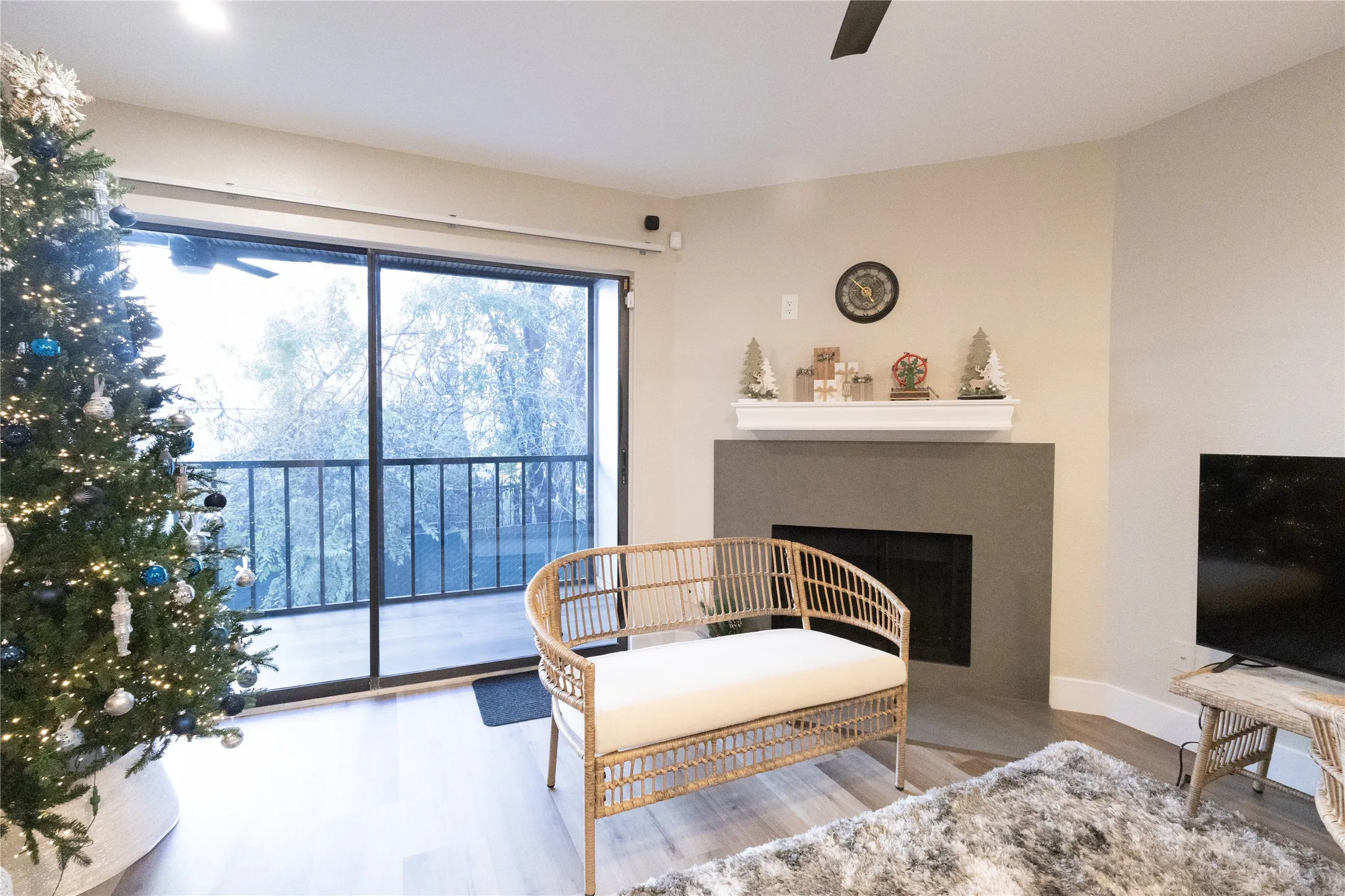 Condominium For Sale in Dallas County , 11460 Audelia Road 276, Dallas, Texas 75243, 2 Bedroom, 2 Bathroom, Garage spaces, 985 Sqft, built in 1980, mls#21205883, Real Estate Agent in Dallas, Homes For Sale in Dallas county, Homes For Sale in Dallas, Realtor in Dallas Texas, Real Estate Brokerage Independent Realty Texas, Luminita Cordes Realtor