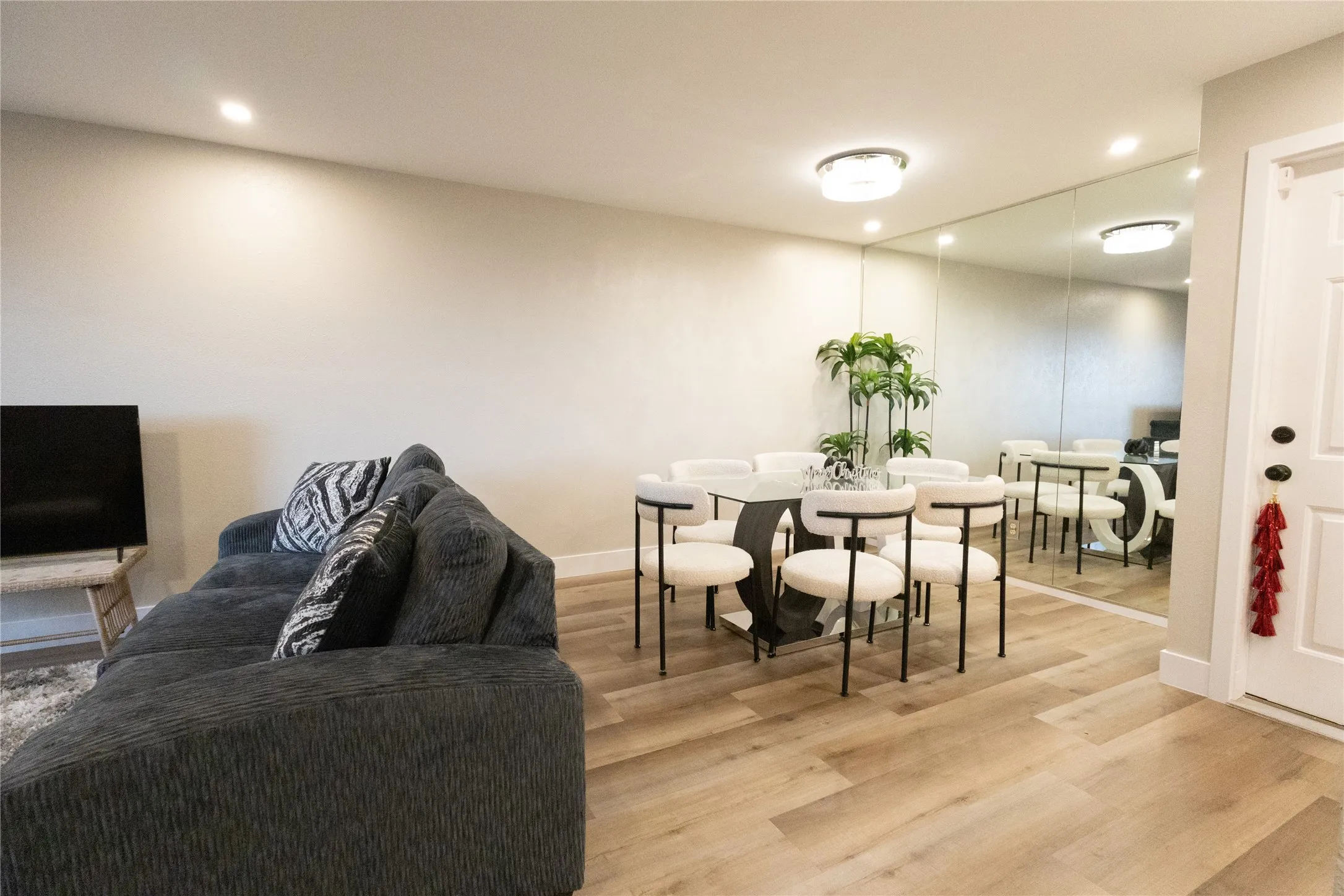 Condominium For Sale in Dallas County , 11460 Audelia Road 276, Dallas, Texas 75243, 2 Bedroom, 2 Bathroom, Garage spaces, 985 Sqft, built in 1980, mls#21205883, Real Estate Agent in Dallas, Homes For Sale in Dallas county, Homes For Sale in Dallas, Realtor in Dallas Texas, Real Estate Brokerage Independent Realty Texas, Luminita Cordes Realtor