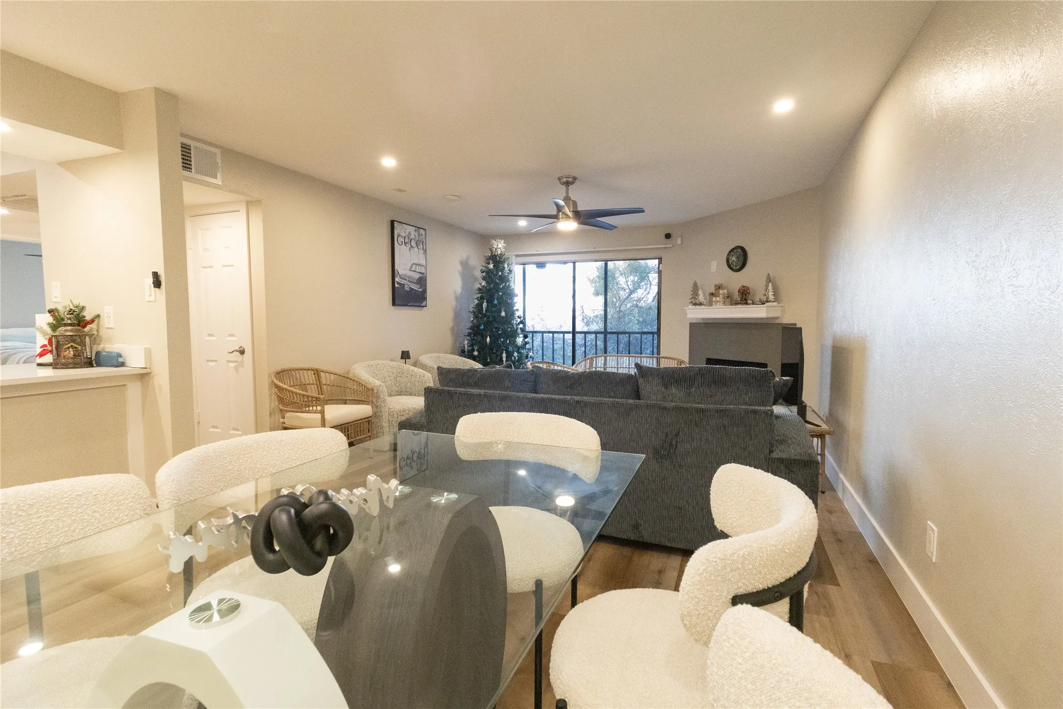 Condominium For Sale in Dallas County , 11460 Audelia Road 276, Dallas, Texas 75243, 2 Bedroom, 2 Bathroom, Garage spaces, 985 Sqft, built in 1980, mls#21205883, Real Estate Agent in Dallas, Homes For Sale in Dallas county, Homes For Sale in Dallas, Realtor in Dallas Texas, Real Estate Brokerage Independent Realty Texas, Luminita Cordes Realtor