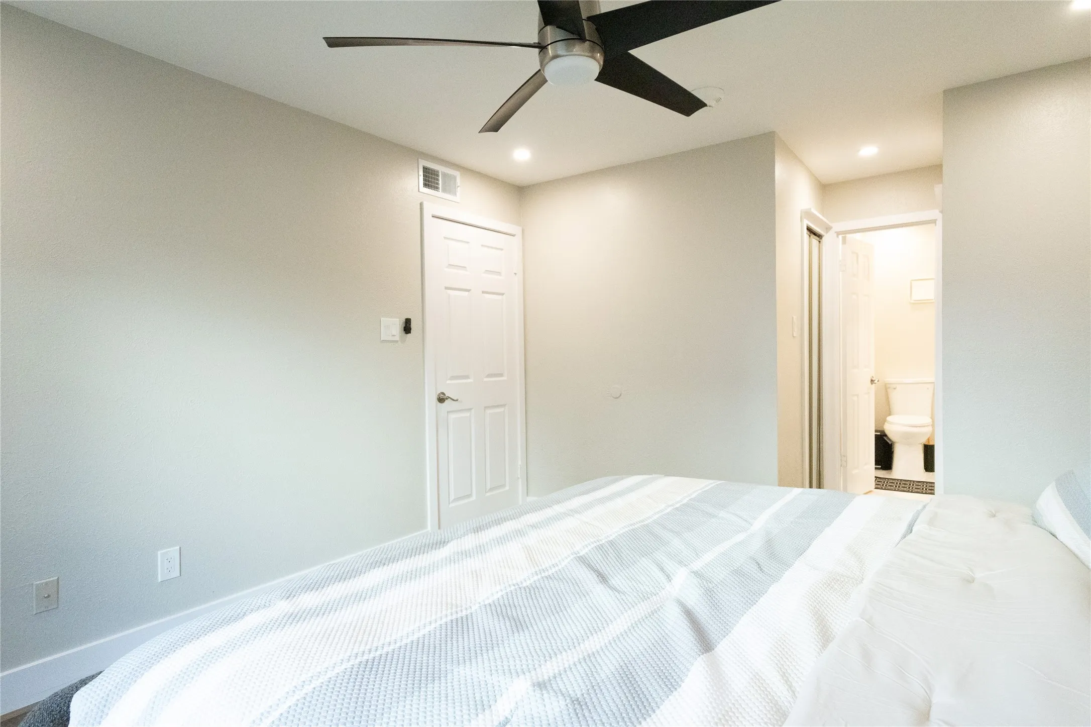 Condominium For Sale in Dallas County , 11460 Audelia Road 276, Dallas, Texas 75243, 2 Bedroom, 2 Bathroom, Garage spaces, 985 Sqft, built in 1980, mls#21205883, Real Estate Agent in Dallas, Homes For Sale in Dallas county, Homes For Sale in Dallas, Realtor in Dallas Texas, Real Estate Brokerage Independent Realty Texas, Luminita Cordes Realtor