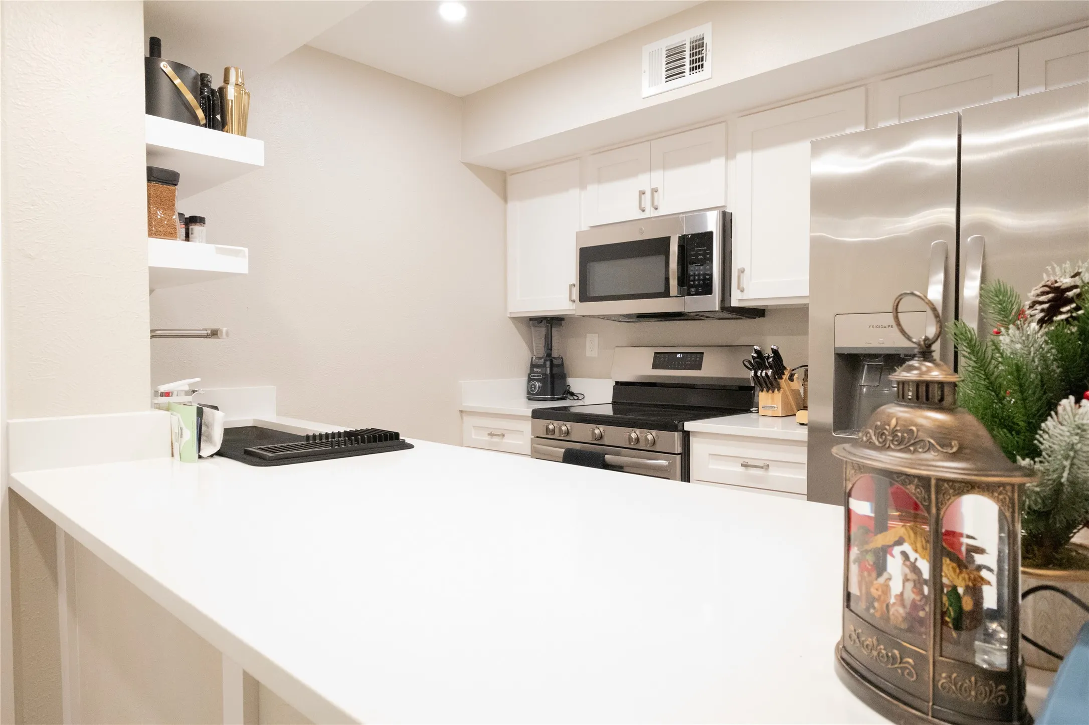 Condominium For Sale in Dallas County , 11460 Audelia Road 276, Dallas, Texas 75243, 2 Bedroom, 2 Bathroom, Garage spaces, 985 Sqft, built in 1980, mls#21205883, Real Estate Agent in Dallas, Homes For Sale in Dallas county, Homes For Sale in Dallas, Realtor in Dallas Texas, Real Estate Brokerage Independent Realty Texas, Luminita Cordes Realtor