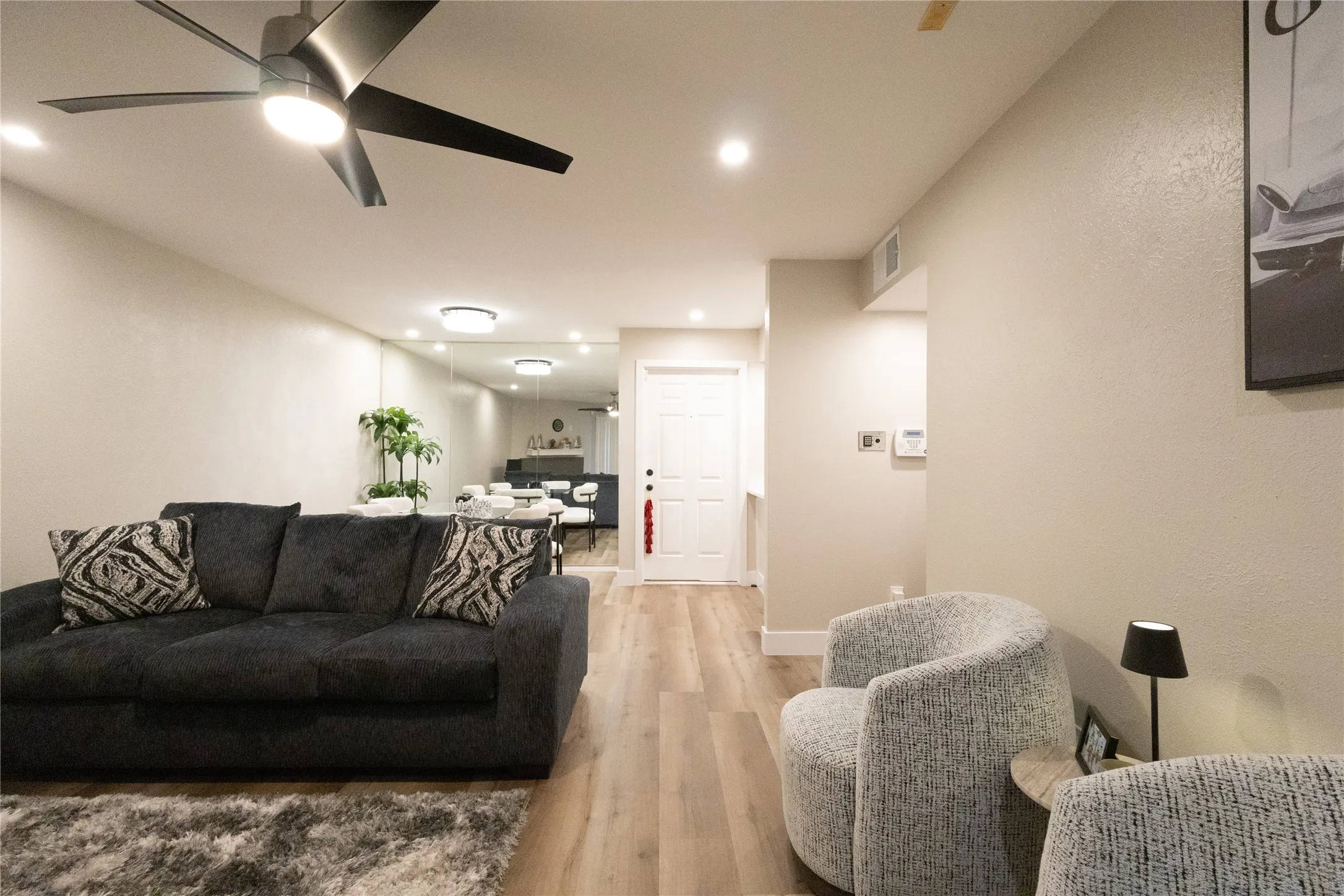 Condominium For Sale in Dallas County , 11460 Audelia Road 276, Dallas, Texas 75243, 2 Bedroom, 2 Bathroom, Garage spaces, 985 Sqft, built in 1980, mls#21205883, Real Estate Agent in Dallas, Homes For Sale in Dallas county, Homes For Sale in Dallas, Realtor in Dallas Texas, Real Estate Brokerage Independent Realty Texas, Luminita Cordes Realtor