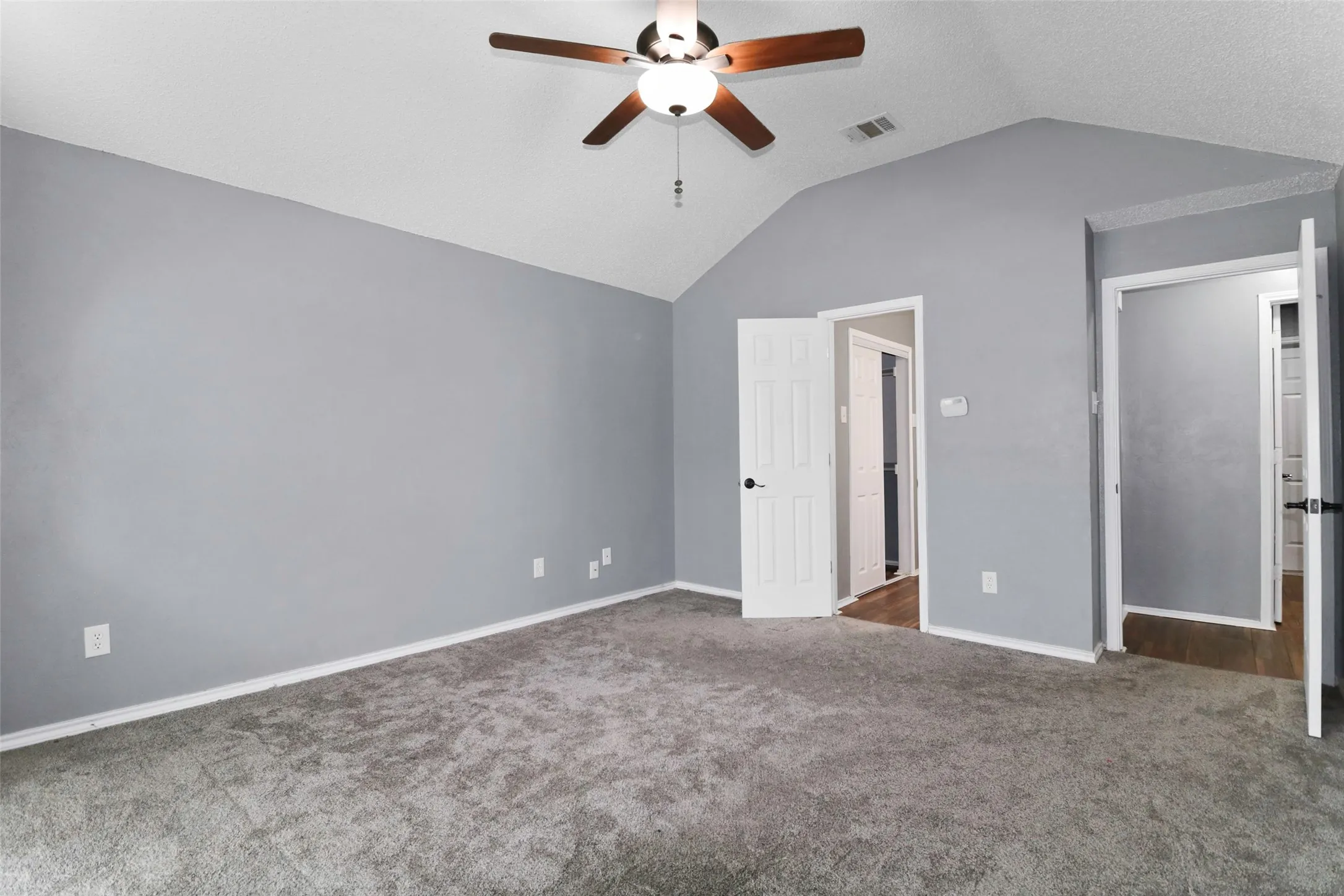 Single Family Residence For Sale in Dallas County , 920 Micarta Drive, Mesquite, Texas 75181, 3 Bedroom, 2 Bathroom, 2 Garage spaces, 1,649 Sqft, built in 1987, Preowned, mls#21205922, Real Estate Agent in Mesquite, Homes For Sale in Dallas county, Homes For Sale in Mesquite, Realtor in Mesquite Texas, Real Estate Brokerage Independent Realty Texas, Luminita Cordes Realtor