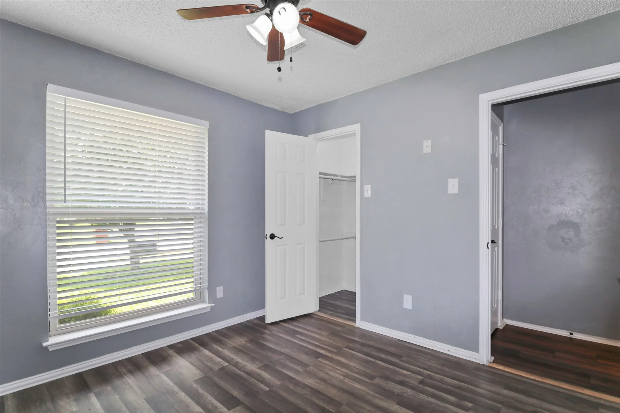Single Family Residence For Sale in Dallas County , 920 Micarta Drive, Mesquite, Texas 75181, 3 Bedroom, 2 Bathroom, 2 Garage spaces, 1,649 Sqft, built in 1987, Preowned, mls#21205922, Real Estate Agent in Mesquite, Homes For Sale in Dallas county, Homes For Sale in Mesquite, Realtor in Mesquite Texas, Real Estate Brokerage Independent Realty Texas, Luminita Cordes Realtor