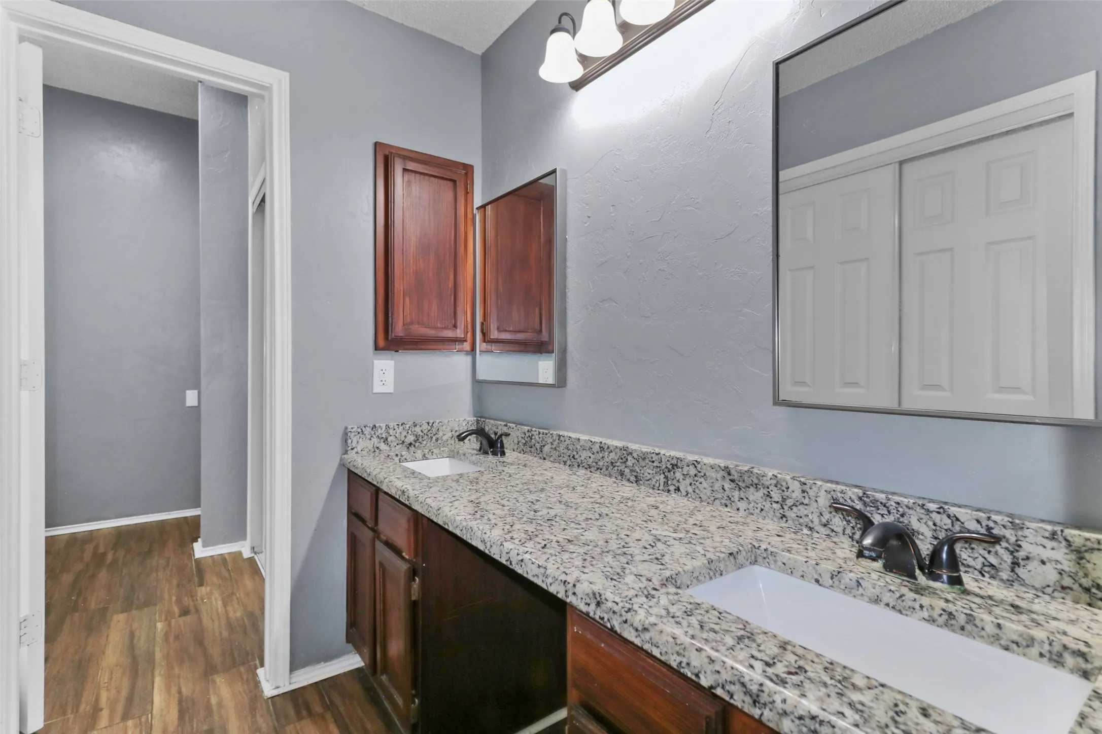 Single Family Residence For Sale in Dallas County , 920 Micarta Drive, Mesquite, Texas 75181, 3 Bedroom, 2 Bathroom, 2 Garage spaces, 1,649 Sqft, built in 1987, Preowned, mls#21205922, Real Estate Agent in Mesquite, Homes For Sale in Dallas county, Homes For Sale in Mesquite, Realtor in Mesquite Texas, Real Estate Brokerage Independent Realty Texas, Luminita Cordes Realtor