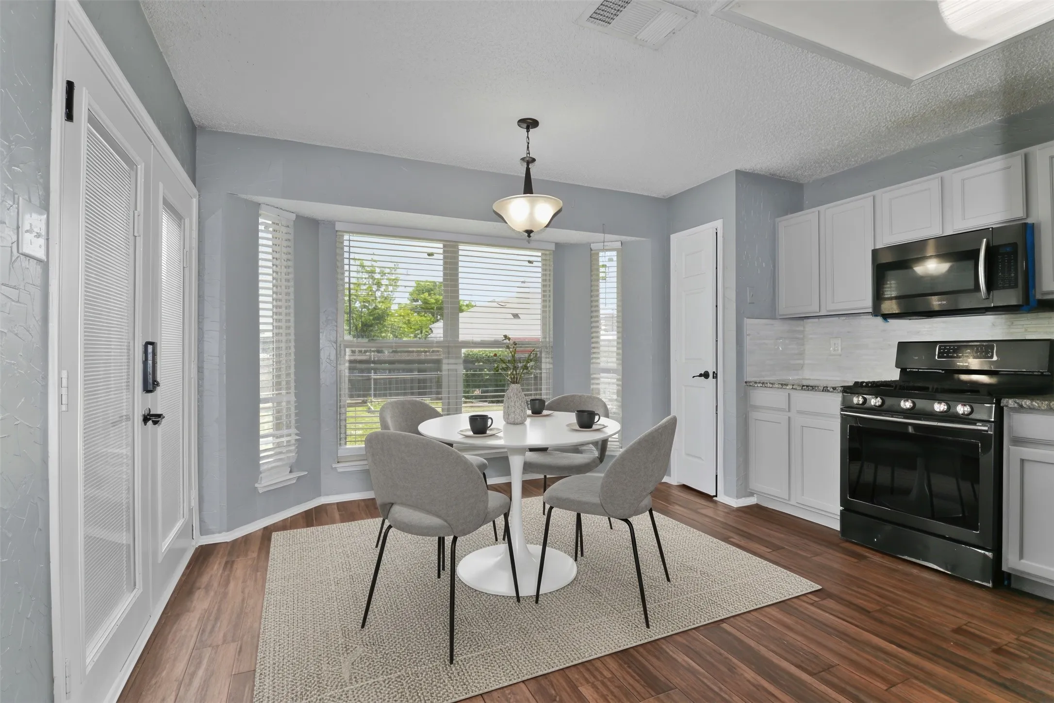 Single Family Residence For Sale in Dallas County , 920 Micarta Drive, Mesquite, Texas 75181, 3 Bedroom, 2 Bathroom, 2 Garage spaces, 1,649 Sqft, built in 1987, Preowned, mls#21205922, Real Estate Agent in Mesquite, Homes For Sale in Dallas county, Homes For Sale in Mesquite, Realtor in Mesquite Texas, Real Estate Brokerage Independent Realty Texas, Luminita Cordes Realtor
