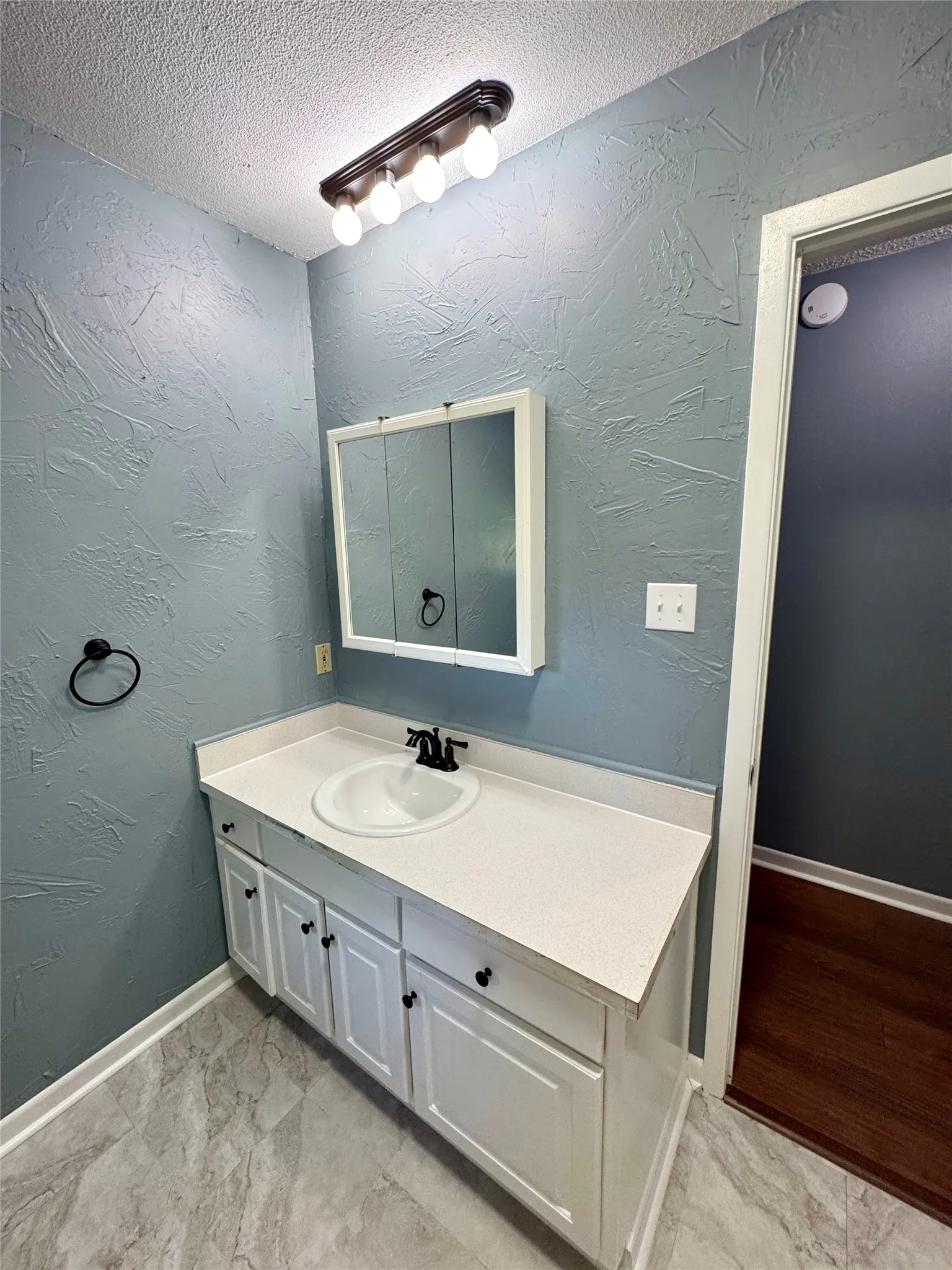 Single Family Residence For Sale in Wise County , 4170 S Fm 51, Decatur, Texas 76234, 3 Bedroom, 2 Bathroom, 2 Garage spaces, 2,010 Sqft, built in 1980, mls#21205963, Real Estate Agent in Decatur, Homes For Sale in Wise county, Homes For Sale in Decatur, Realtor in Decatur Texas, Real Estate Brokerage Independent Realty Texas, Luminita Cordes Realtor