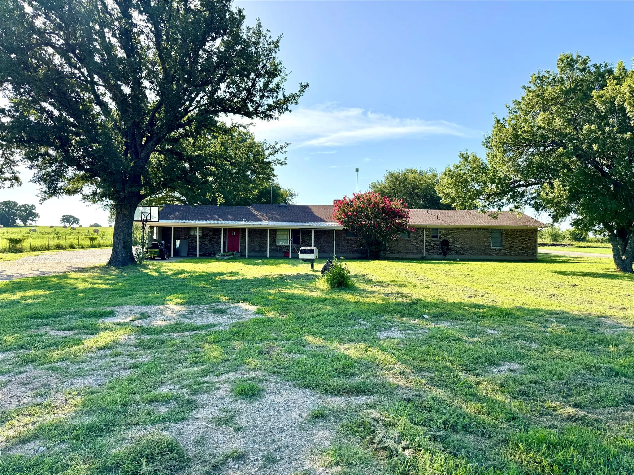 Single Family Residence For Sale in Wise County , 4170 S Fm 51, Decatur, Texas 76234, 3 Bedroom, 2 Bathroom, 2 Garage spaces, 2,010 Sqft, built in 1980, mls#21205963, Real Estate Agent in Decatur, Homes For Sale in Wise county, Homes For Sale in Decatur, Realtor in Decatur Texas, Real Estate Brokerage Independent Realty Texas, Luminita Cordes Realtor