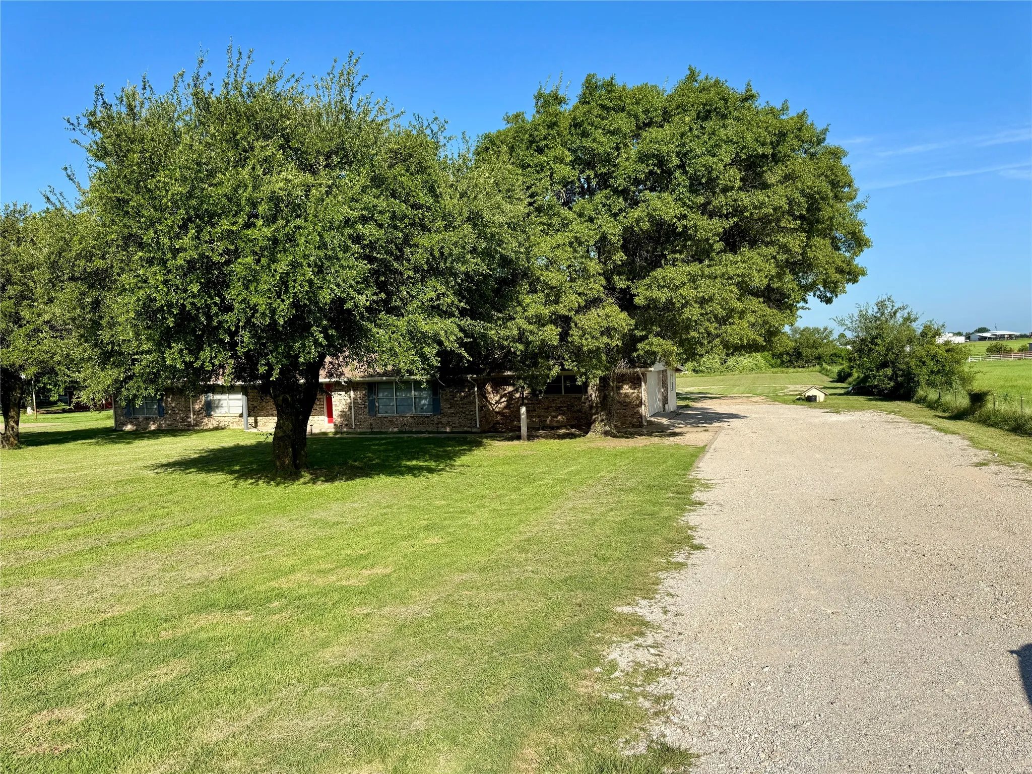 Single Family Residence For Sale in Wise County , 4170 S Fm 51, Decatur, Texas 76234, 3 Bedroom, 2 Bathroom, 2 Garage spaces, 2,010 Sqft, built in 1980, mls#21205963, Real Estate Agent in Decatur, Homes For Sale in Wise county, Homes For Sale in Decatur, Realtor in Decatur Texas, Real Estate Brokerage Independent Realty Texas, Luminita Cordes Realtor