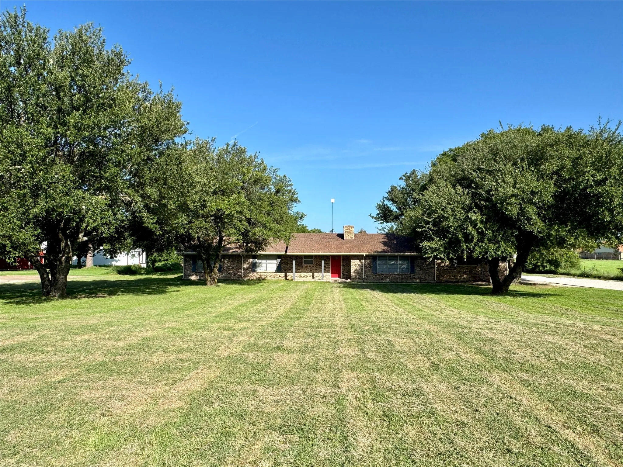 Single Family Residence For Sale in Wise County , 4170 S Fm 51, Decatur, Texas 76234, 3 Bedroom, 2 Bathroom, 2 Garage spaces, 2,010 Sqft, built in 1980, mls#21205963, Real Estate Agent in Decatur, Homes For Sale in Wise county, Homes For Sale in Decatur, Realtor in Decatur Texas, Real Estate Brokerage Independent Realty Texas, Luminita Cordes Realtor