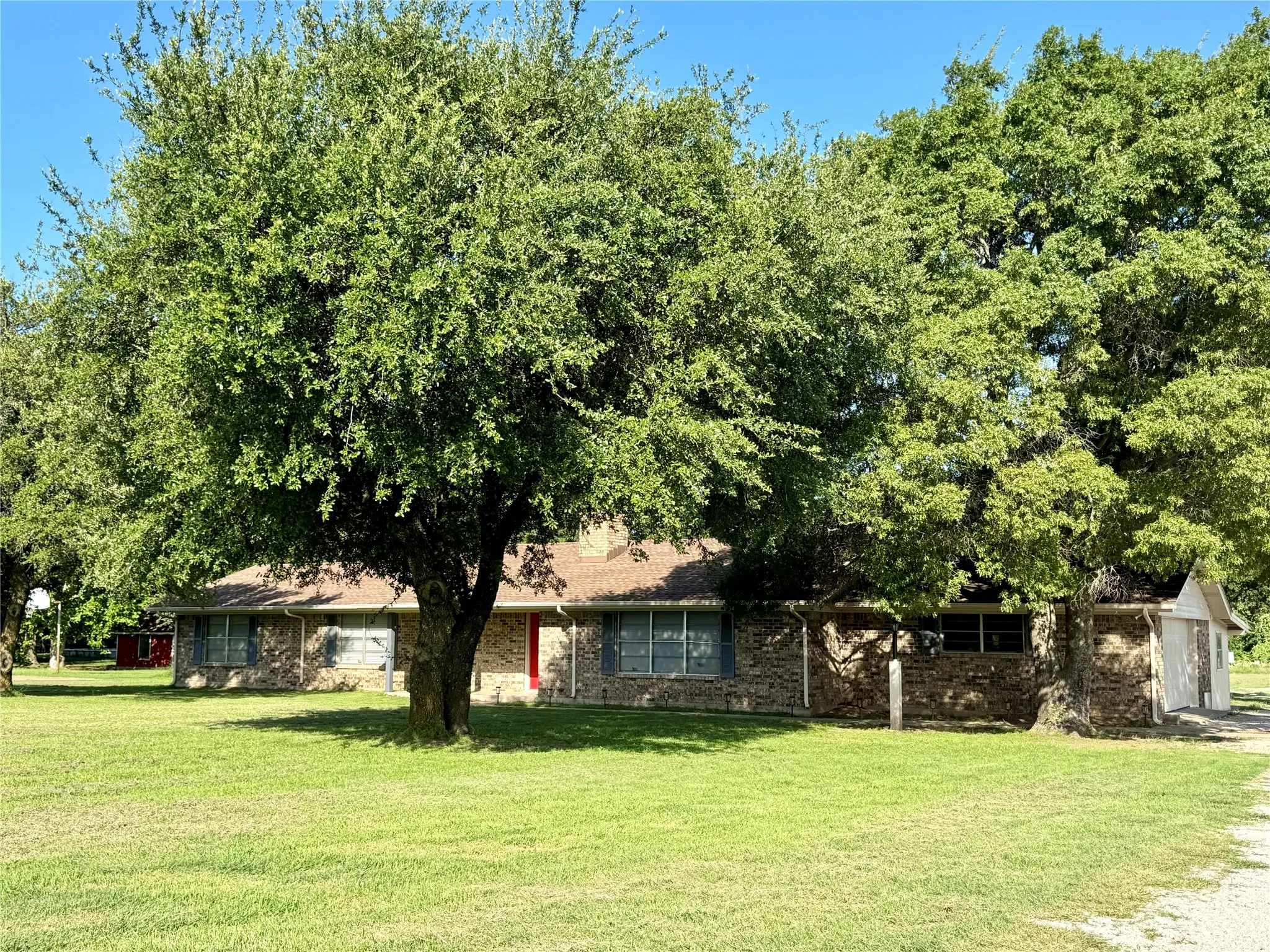 Single Family Residence For Sale in Wise County , 4170 S Fm 51, Decatur, Texas 76234, 3 Bedroom, 2 Bathroom, 2 Garage spaces, 2,010 Sqft, built in 1980, mls#21205963, Real Estate Agent in Decatur, Homes For Sale in Wise county, Homes For Sale in Decatur, Realtor in Decatur Texas, Real Estate Brokerage Independent Realty Texas, Luminita Cordes Realtor