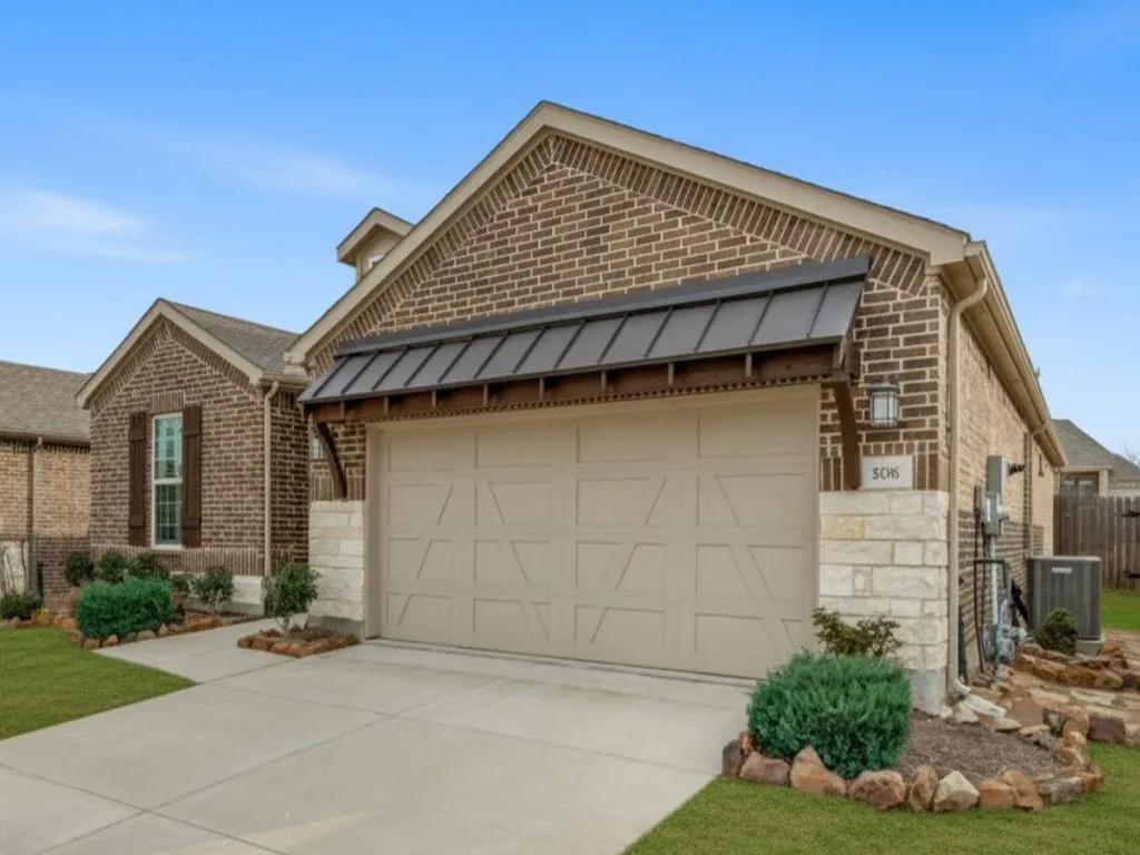 Single Family Residence For Sale in Collin County , 308 Sleepy Willow Lane, Mc Kinney, Texas 75071, 3 Bedroom, 2 Bathroom, 2 Garage spaces, 2,078 Sqft, built in 2021, mls#21197151, Real Estate Agent in Mc Kinney, Homes For Sale in Collin county, Homes For Sale in Mc Kinney, Realtor in Mc Kinney Texas, Real Estate Brokerage Independent Realty Texas, Luminita Cordes Realtor