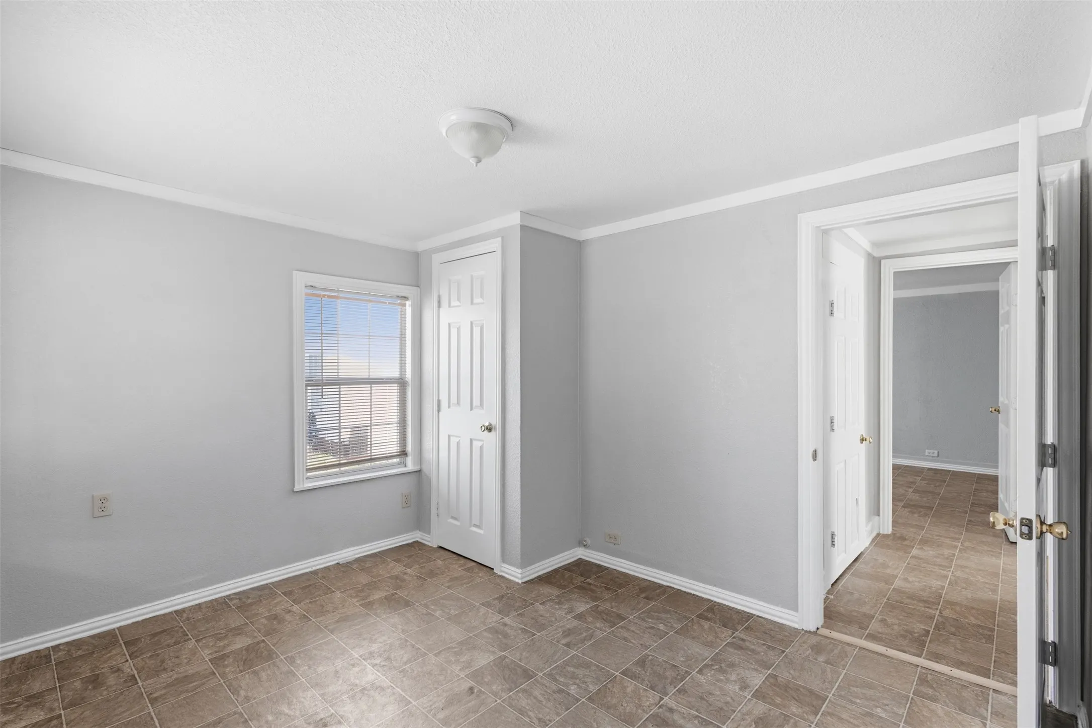 Single Family Residence For Sale in Navarro County , 1017 South 15th, Corsicana, Texas 75110, 2 Bedroom, 1 Bathroom, Garage spaces, 776 Sqft, built in 1950, Preowned, mls#21202178, Real Estate Agent in Corsicana, Homes For Sale in Navarro county, Homes For Sale in Corsicana, Realtor in Corsicana Texas, Real Estate Brokerage Independent Realty Texas, Luminita Cordes Realtor