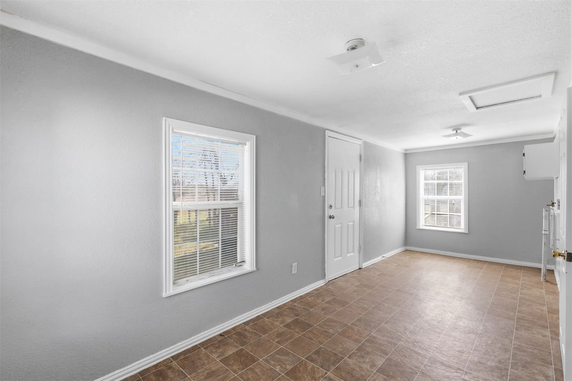 Single Family Residence For Sale in Navarro County , 1017 South 15th, Corsicana, Texas 75110, 2 Bedroom, 1 Bathroom, Garage spaces, 776 Sqft, built in 1950, Preowned, mls#21202178, Real Estate Agent in Corsicana, Homes For Sale in Navarro county, Homes For Sale in Corsicana, Realtor in Corsicana Texas, Real Estate Brokerage Independent Realty Texas, Luminita Cordes Realtor