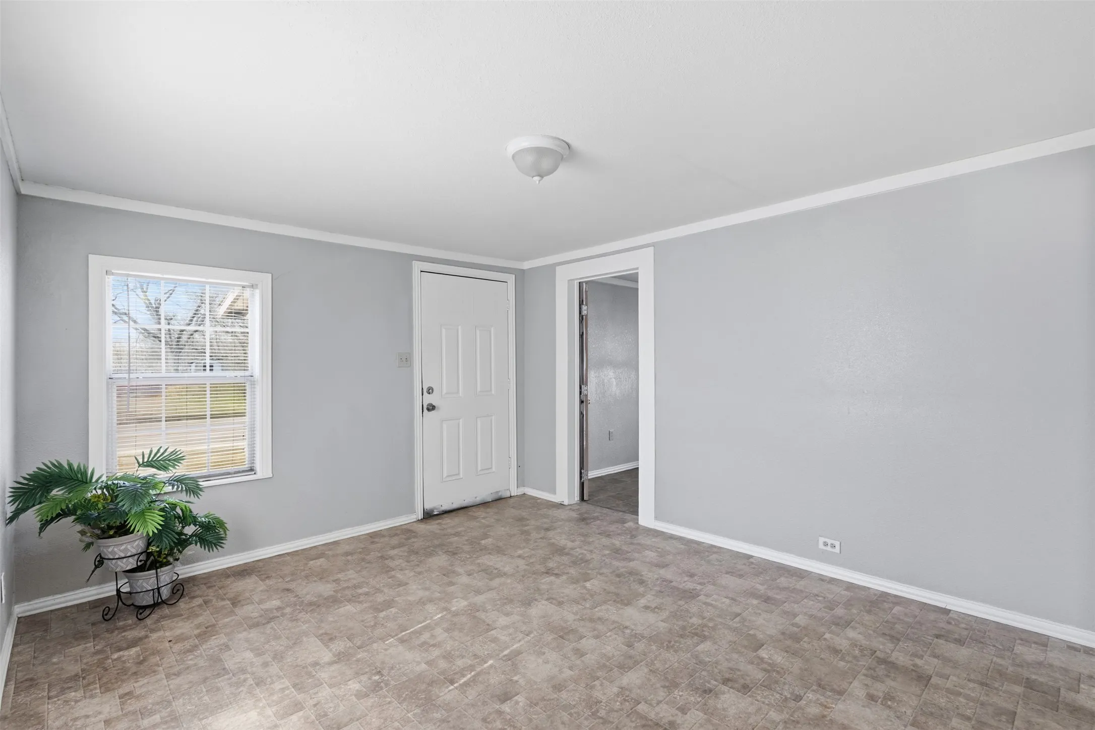 Single Family Residence For Sale in Navarro County , 1017 South 15th, Corsicana, Texas 75110, 2 Bedroom, 1 Bathroom, Garage spaces, 776 Sqft, built in 1950, Preowned, mls#21202178, Real Estate Agent in Corsicana, Homes For Sale in Navarro county, Homes For Sale in Corsicana, Realtor in Corsicana Texas, Real Estate Brokerage Independent Realty Texas, Luminita Cordes Realtor