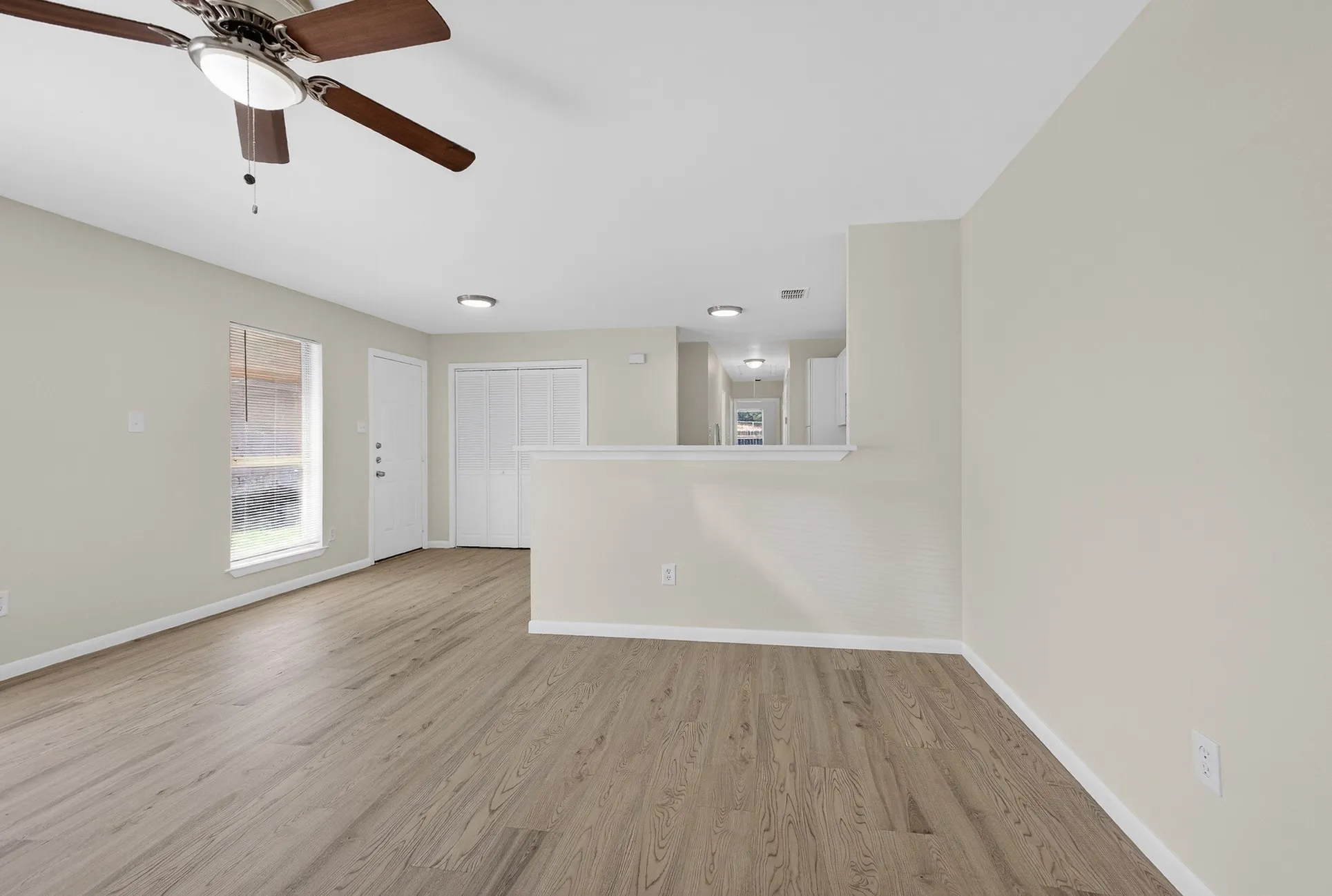 Duplex For Sale in Tarrant County , 2971 Loving Avenue, Fort Worth, Texas 76106, 5 Bedrooms, 3 Bathrooms, Garage spaces, 0 Sqft, built in 2004, Preowned, Price $375,000, mls#21206096, Real Estate Agent in Fort Worth, Homes For Sale in Tarrant county, Homes For Sale in Fort Worth, Realtor in Fort Worth Texas, Real Estate Brokerage Independent Realty Texas, Luminita Cordes Realtor
