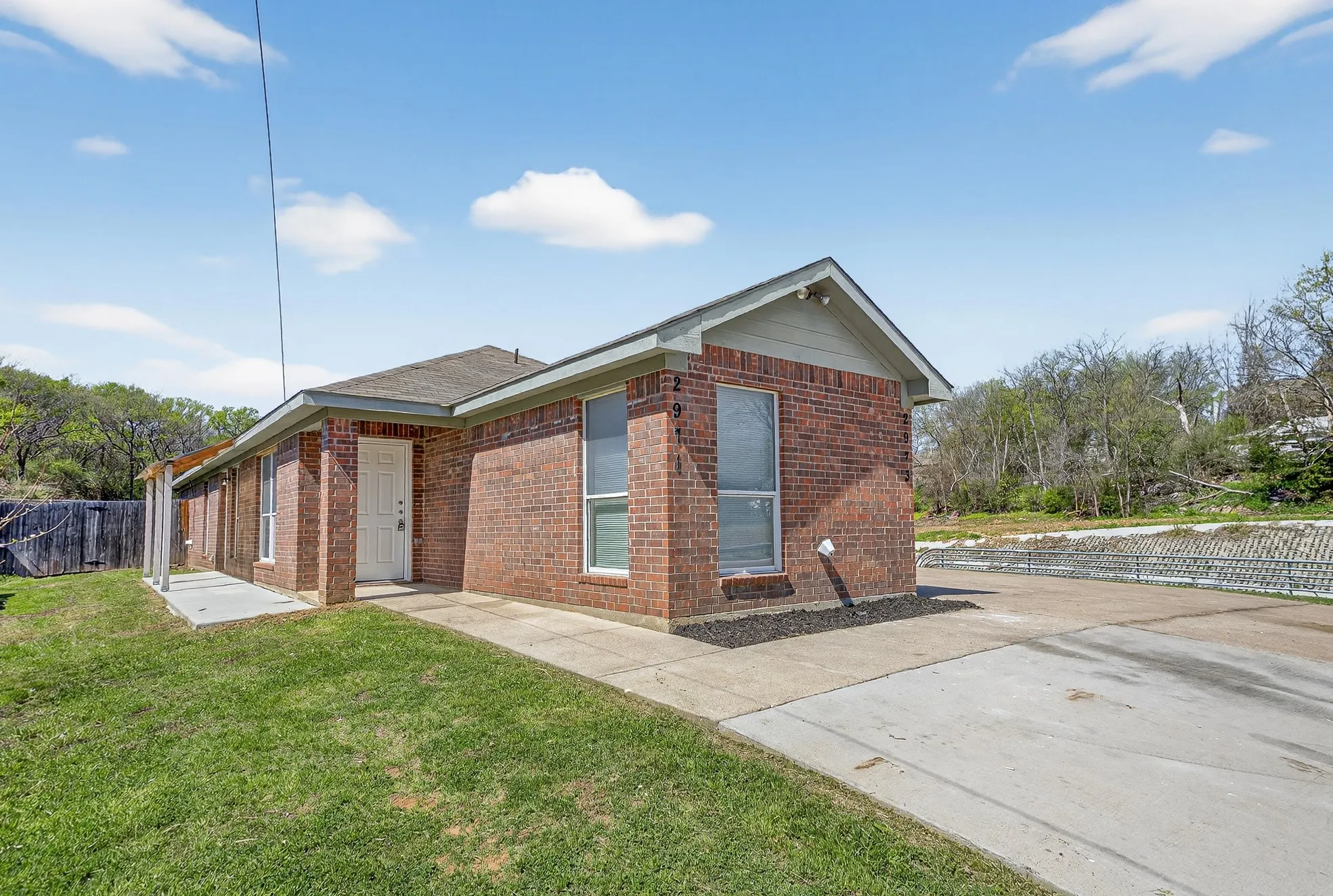 Duplex For Sale in Tarrant County , 2971 Loving Avenue, Fort Worth, Texas 76106, 5 Bedrooms, 3 Bathrooms, Garage spaces, 0 Sqft, built in 2004, Preowned, Price $375,000, mls#21206096, Real Estate Agent in Fort Worth, Homes For Sale in Tarrant county, Homes For Sale in Fort Worth, Realtor in Fort Worth Texas, Real Estate Brokerage Independent Realty Texas, Luminita Cordes Realtor