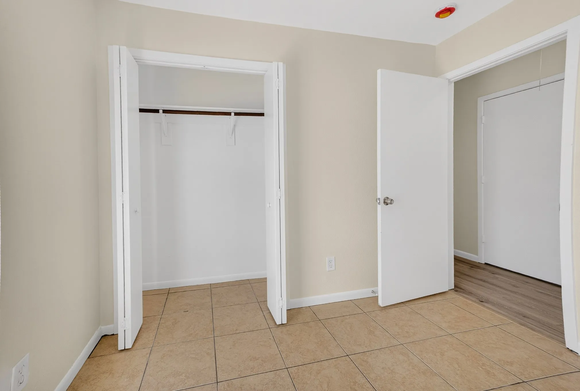 Duplex For Sale in Tarrant County , 2971 Loving Avenue, Fort Worth, Texas 76106, 5 Bedrooms, 3 Bathrooms, Garage spaces, 0 Sqft, built in 2004, Preowned, Price $375,000, mls#21206096, Real Estate Agent in Fort Worth, Homes For Sale in Tarrant county, Homes For Sale in Fort Worth, Realtor in Fort Worth Texas, Real Estate Brokerage Independent Realty Texas, Luminita Cordes Realtor