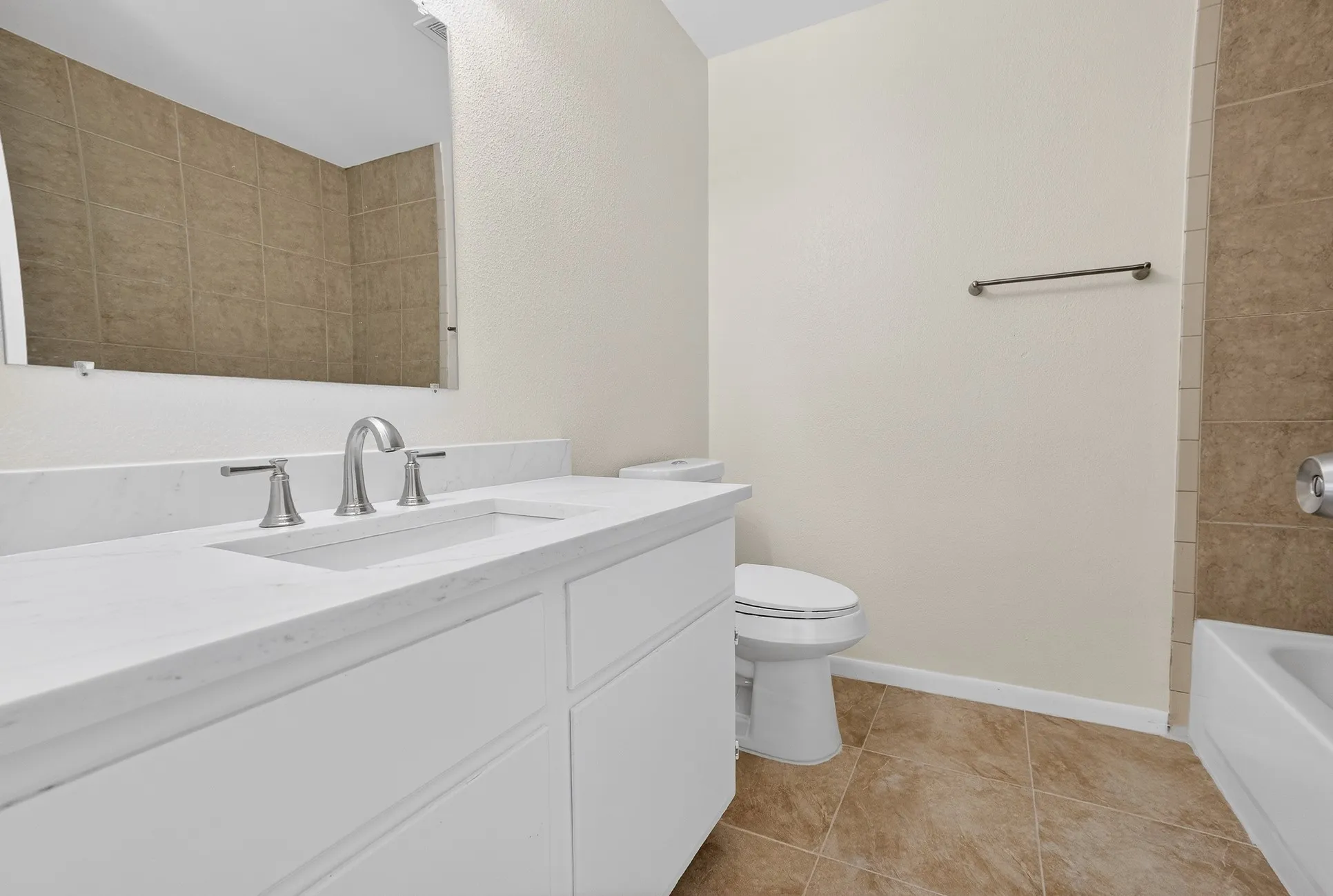 Duplex For Sale in Tarrant County , 2971 Loving Avenue, Fort Worth, Texas 76106, 5 Bedrooms, 3 Bathrooms, Garage spaces, 0 Sqft, built in 2004, Preowned, Price $375,000, mls#21206096, Real Estate Agent in Fort Worth, Homes For Sale in Tarrant county, Homes For Sale in Fort Worth, Realtor in Fort Worth Texas, Real Estate Brokerage Independent Realty Texas, Luminita Cordes Realtor