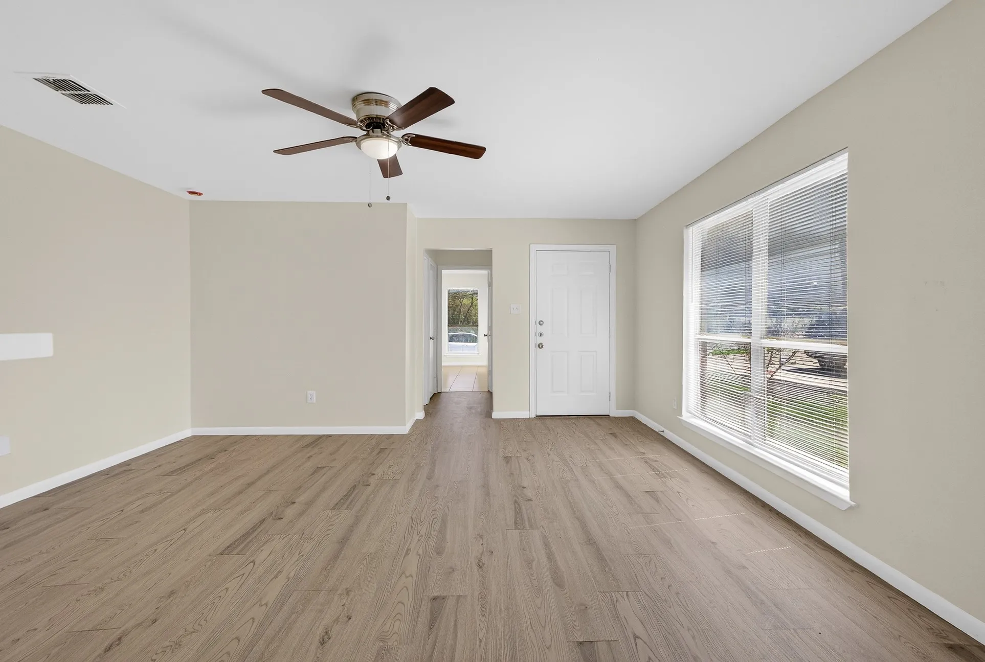 Duplex For Sale in Tarrant County , 2971 Loving Avenue, Fort Worth, Texas 76106, 5 Bedrooms, 3 Bathrooms, Garage spaces, 0 Sqft, built in 2004, Preowned, Price $375,000, mls#21206096, Real Estate Agent in Fort Worth, Homes For Sale in Tarrant county, Homes For Sale in Fort Worth, Realtor in Fort Worth Texas, Real Estate Brokerage Independent Realty Texas, Luminita Cordes Realtor