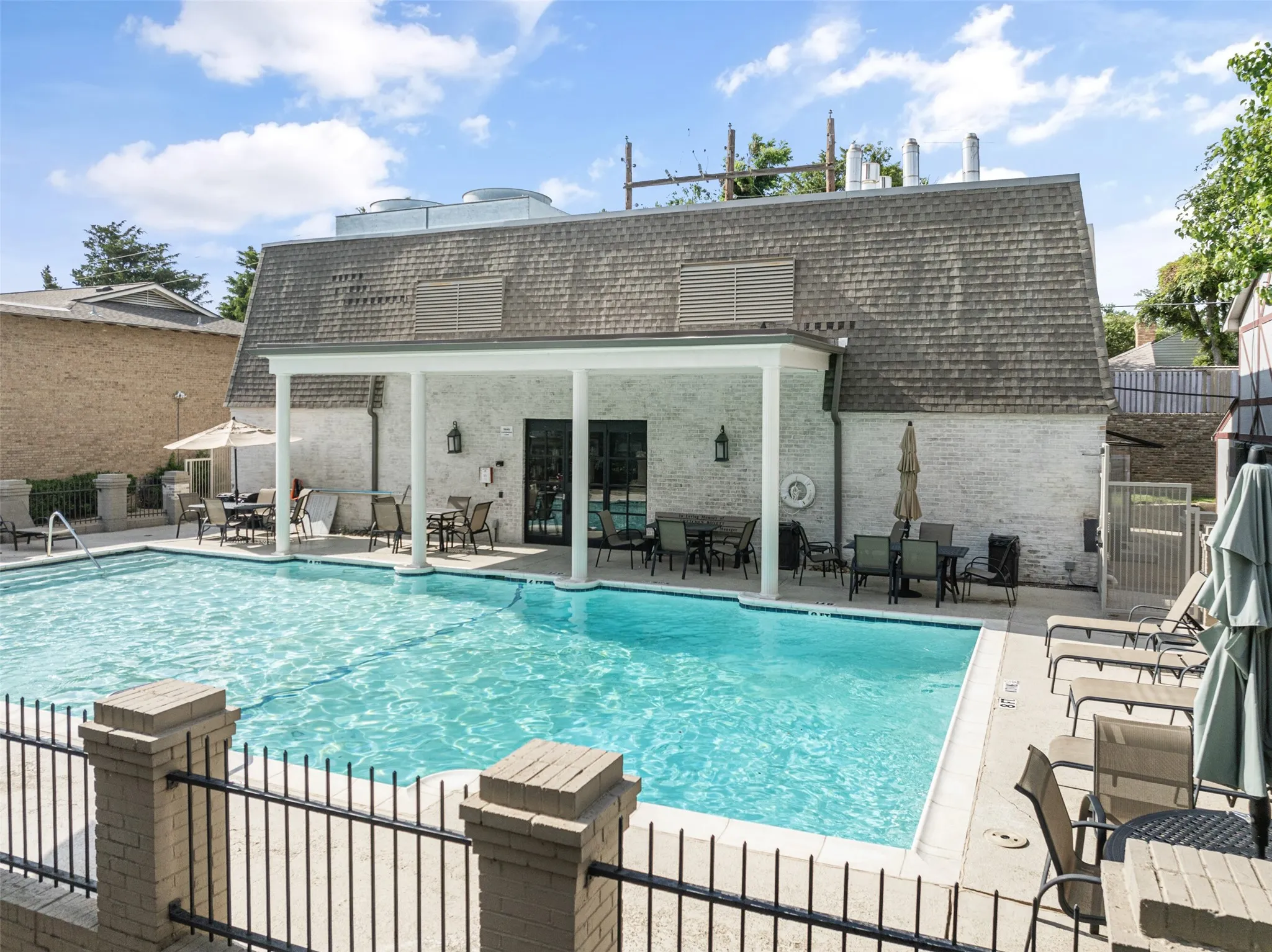 Community Pool & Clubhouse