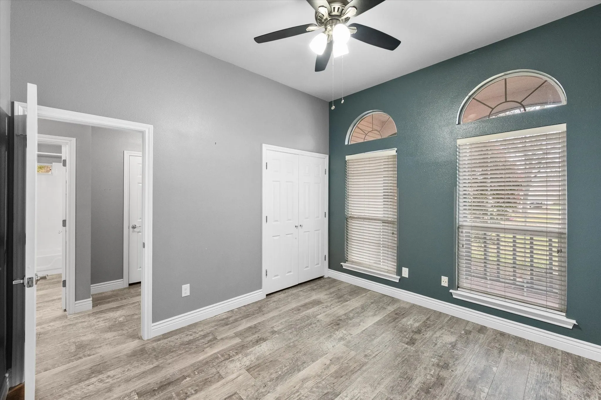 Single Family Residence For Sale in Tarrant County , 303/305 Cecile Court, Arlington, Texas 76013, 3 Bedroom, 2 Bathroom, 2 Garage spaces, 1,988 Sqft, built in 1996, mls#21199349, Real Estate Agent in Arlington, Homes For Sale in Tarrant county, Homes For Sale in Arlington, Realtor in Arlington Texas, Real Estate Brokerage Independent Realty Texas, Luminita Cordes Realtor