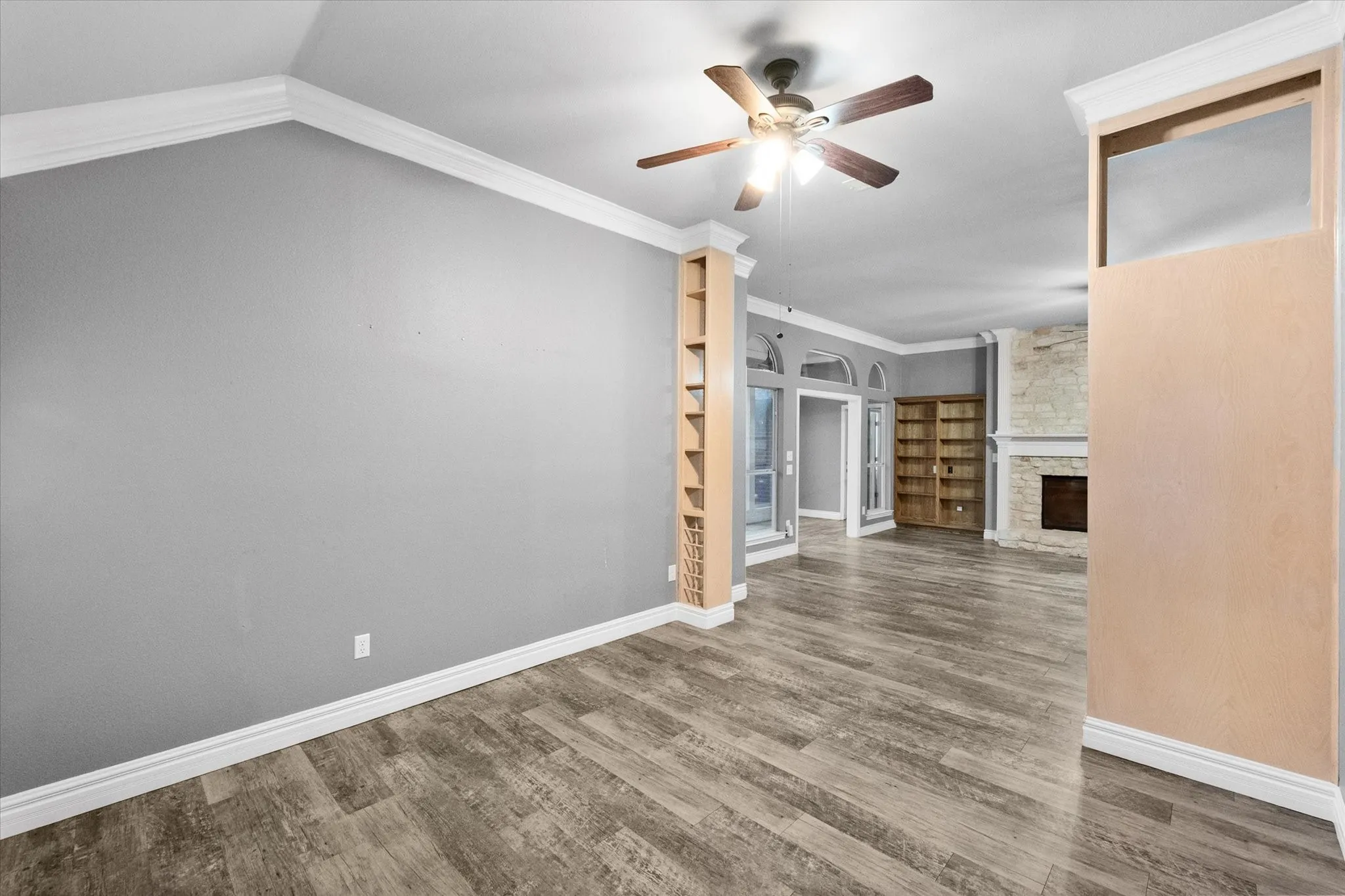 Single Family Residence For Sale in Tarrant County , 303/305 Cecile Court, Arlington, Texas 76013, 3 Bedroom, 2 Bathroom, 2 Garage spaces, 1,988 Sqft, built in 1996, mls#21199349, Real Estate Agent in Arlington, Homes For Sale in Tarrant county, Homes For Sale in Arlington, Realtor in Arlington Texas, Real Estate Brokerage Independent Realty Texas, Luminita Cordes Realtor