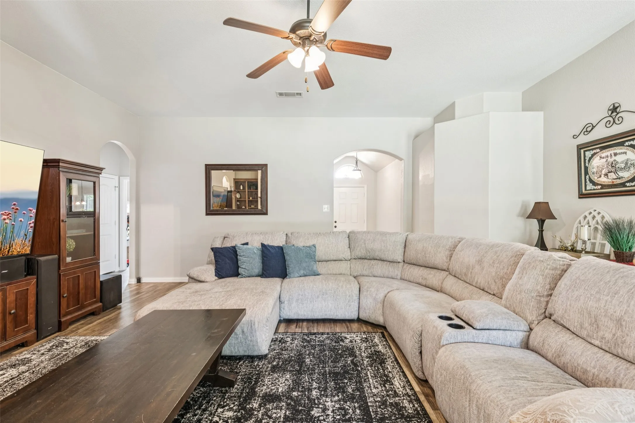 Single Family Residence For Sale in Fannin County , 1709 Yahweh, Leonard, Texas 75452, 4 Bedroom, 2 Bathroom, 2 Garage spaces, 2,002 Sqft, built in 2017, Preowned, mls#21203135, Real Estate Agent in Leonard, Homes For Sale in Fannin county, Homes For Sale in Leonard, Realtor in Leonard Texas, Real Estate Brokerage Independent Realty Texas, Luminita Cordes Realtor