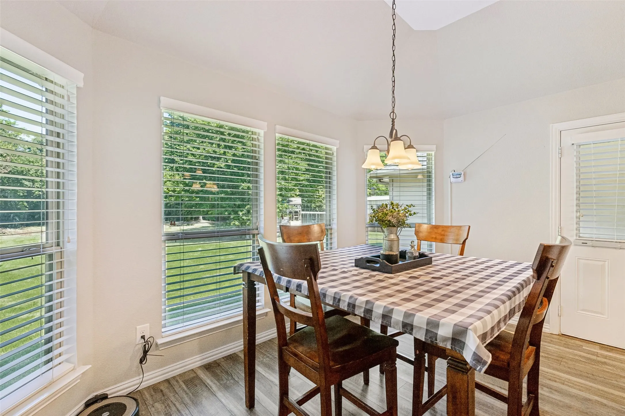 Single Family Residence For Sale in Fannin County , 1709 Yahweh, Leonard, Texas 75452, 4 Bedroom, 2 Bathroom, 2 Garage spaces, 2,002 Sqft, built in 2017, Preowned, mls#21203135, Real Estate Agent in Leonard, Homes For Sale in Fannin county, Homes For Sale in Leonard, Realtor in Leonard Texas, Real Estate Brokerage Independent Realty Texas, Luminita Cordes Realtor