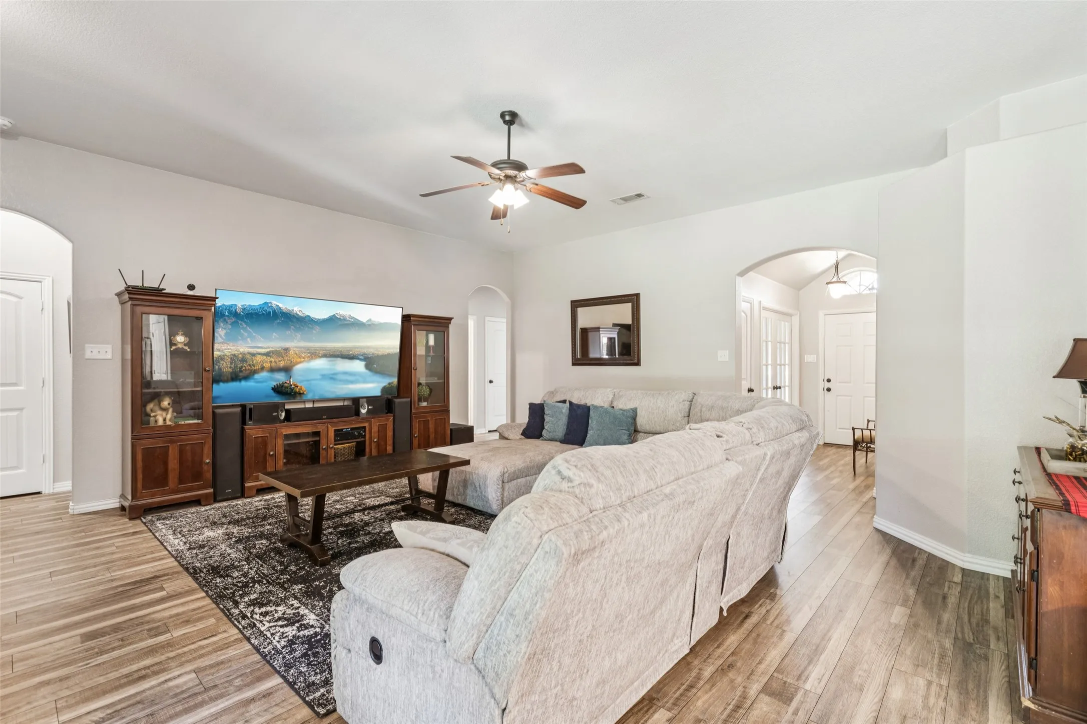 Single Family Residence For Sale in Fannin County , 1709 Yahweh, Leonard, Texas 75452, 4 Bedroom, 2 Bathroom, 2 Garage spaces, 2,002 Sqft, built in 2017, Preowned, mls#21203135, Real Estate Agent in Leonard, Homes For Sale in Fannin county, Homes For Sale in Leonard, Realtor in Leonard Texas, Real Estate Brokerage Independent Realty Texas, Luminita Cordes Realtor