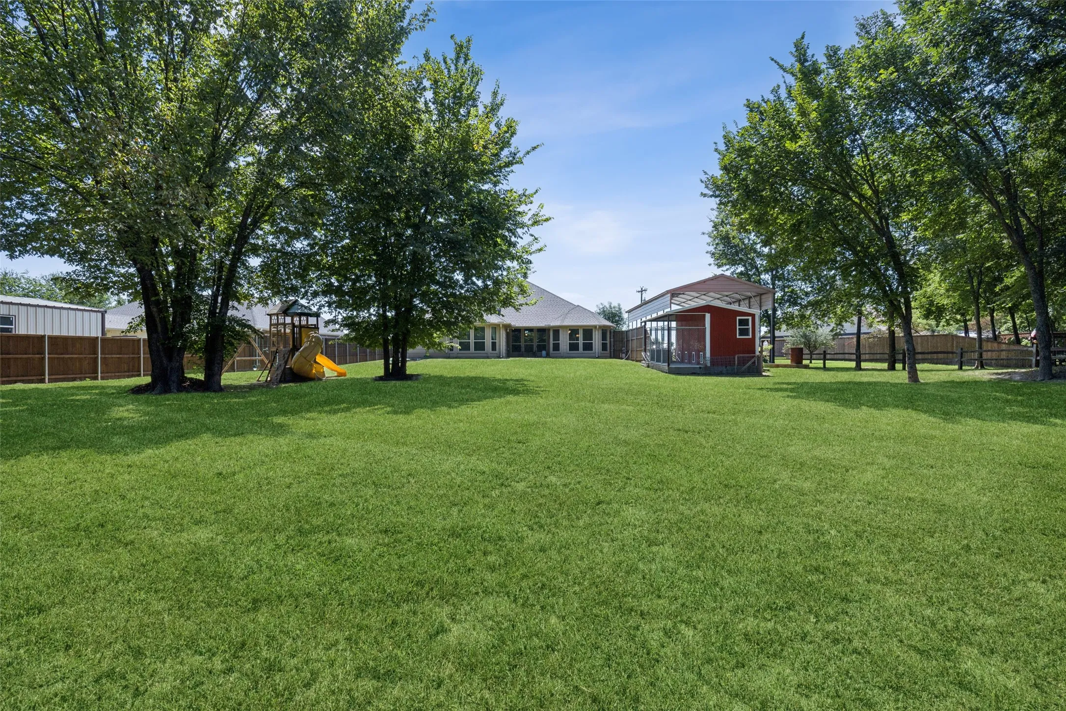 Single Family Residence For Sale in Fannin County , 1709 Yahweh, Leonard, Texas 75452, 4 Bedroom, 2 Bathroom, 2 Garage spaces, 2,002 Sqft, built in 2017, Preowned, mls#21203135, Real Estate Agent in Leonard, Homes For Sale in Fannin county, Homes For Sale in Leonard, Realtor in Leonard Texas, Real Estate Brokerage Independent Realty Texas, Luminita Cordes Realtor