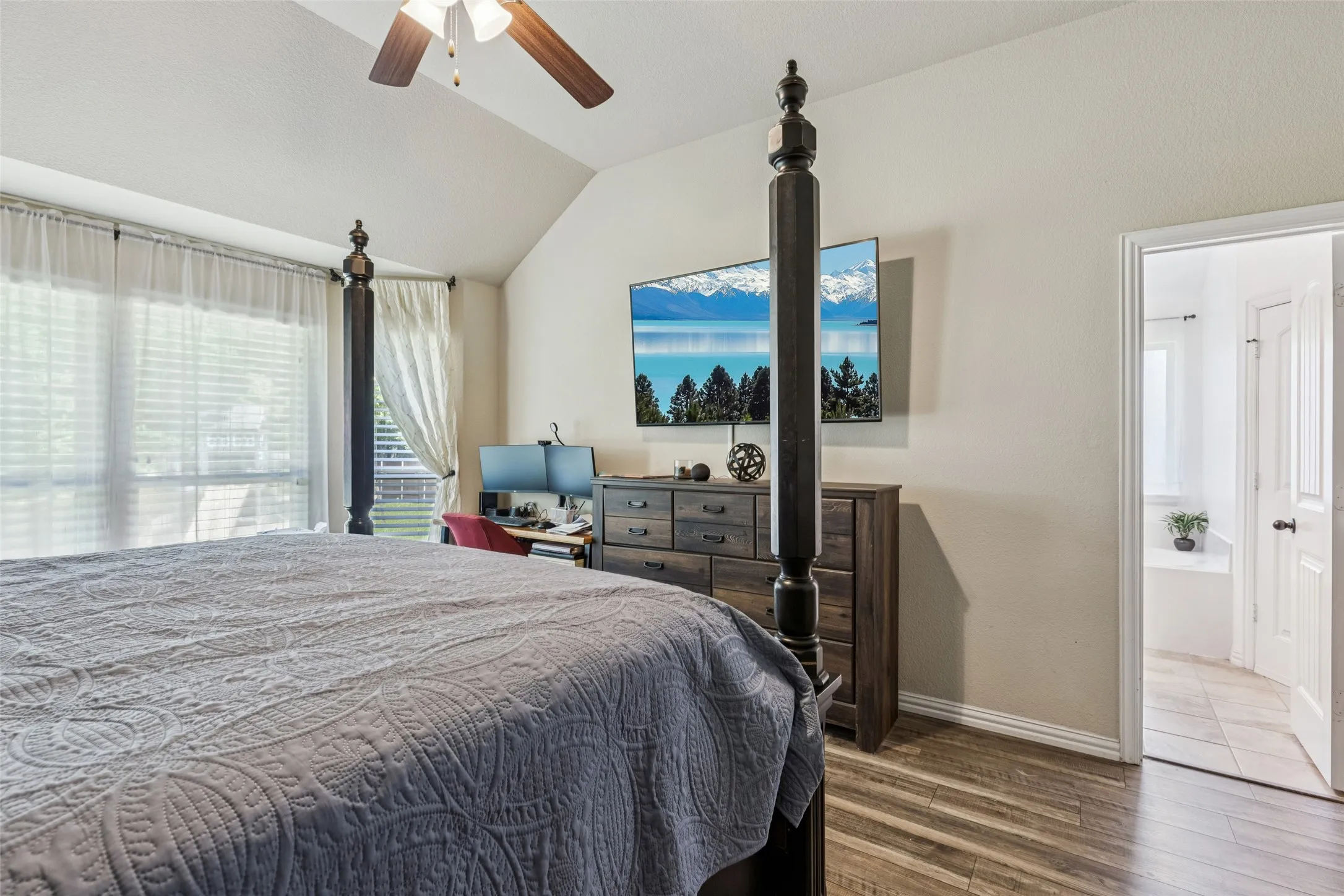 Single Family Residence For Sale in Fannin County , 1709 Yahweh, Leonard, Texas 75452, 4 Bedroom, 2 Bathroom, 2 Garage spaces, 2,002 Sqft, built in 2017, Preowned, mls#21203135, Real Estate Agent in Leonard, Homes For Sale in Fannin county, Homes For Sale in Leonard, Realtor in Leonard Texas, Real Estate Brokerage Independent Realty Texas, Luminita Cordes Realtor