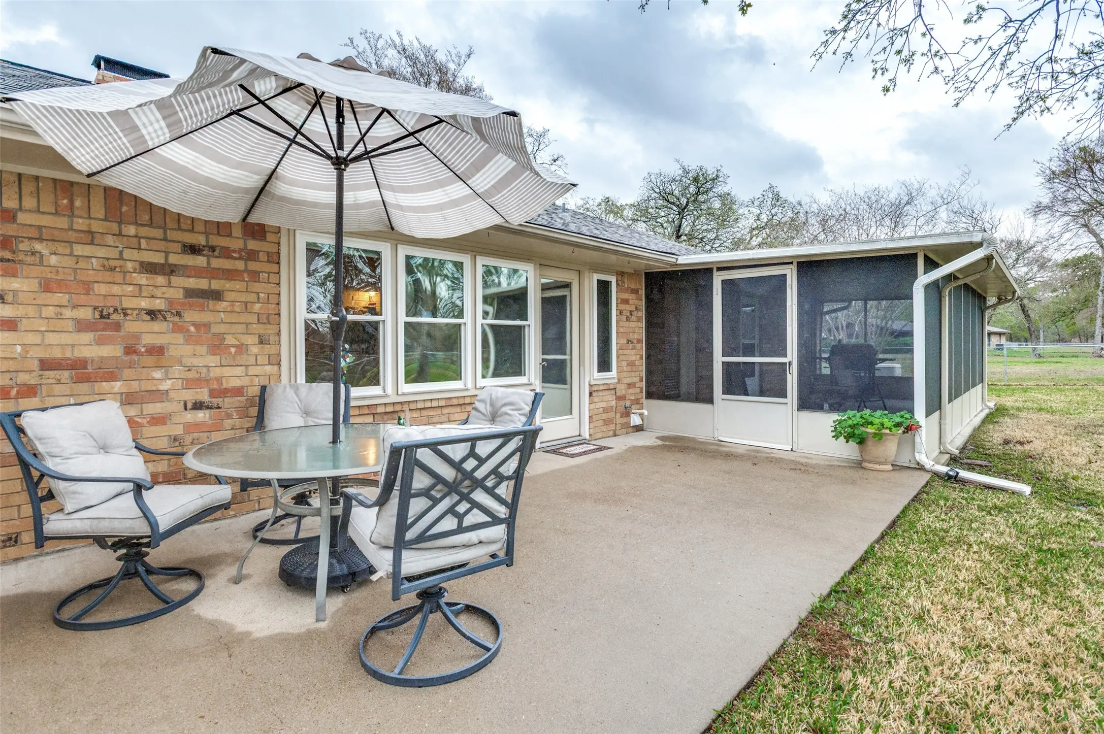 Open Porch - Patio