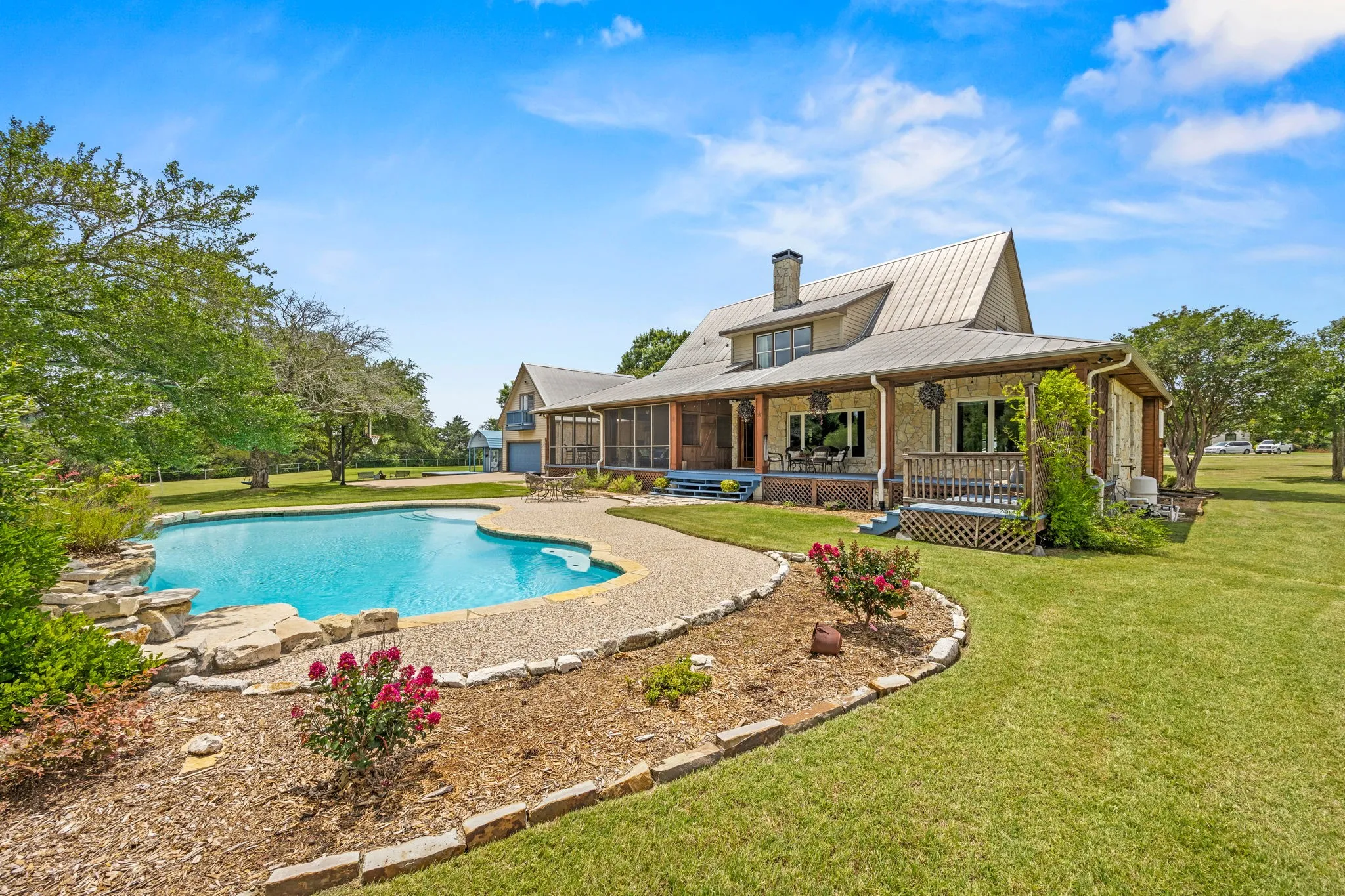 Single Family Residence For Sale in Rockwall County , 535 Cullins Road E, Rockwall, Texas 75032, 5 Bedroom, 3 Bathroom, 2 Garage spaces, 3,659 Sqft, built in 1997, Preowned, mls#21200067, Real Estate Agent in Rockwall, Homes For Sale in Rockwall county, Homes For Sale in Rockwall, Realtor in Rockwall Texas, Real Estate Brokerage Independent Realty Texas, Luminita Cordes Realtor